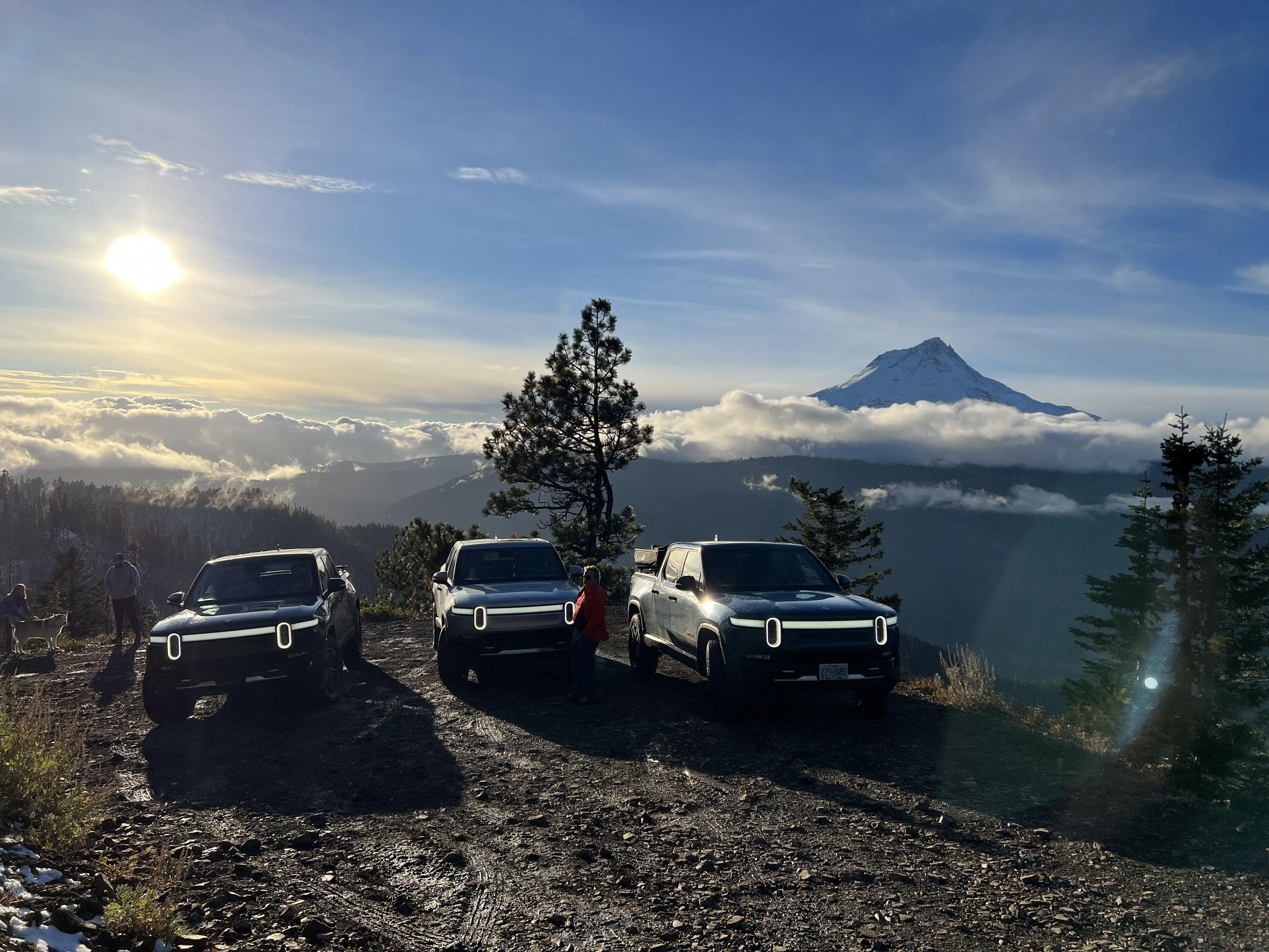 Rivian R1T R1S Rivian group drive over Bennet pass and Gunsight Ridge on Mt. Hood 7BC102D3-A30C-401D-B1A9-211D6EF3A92A