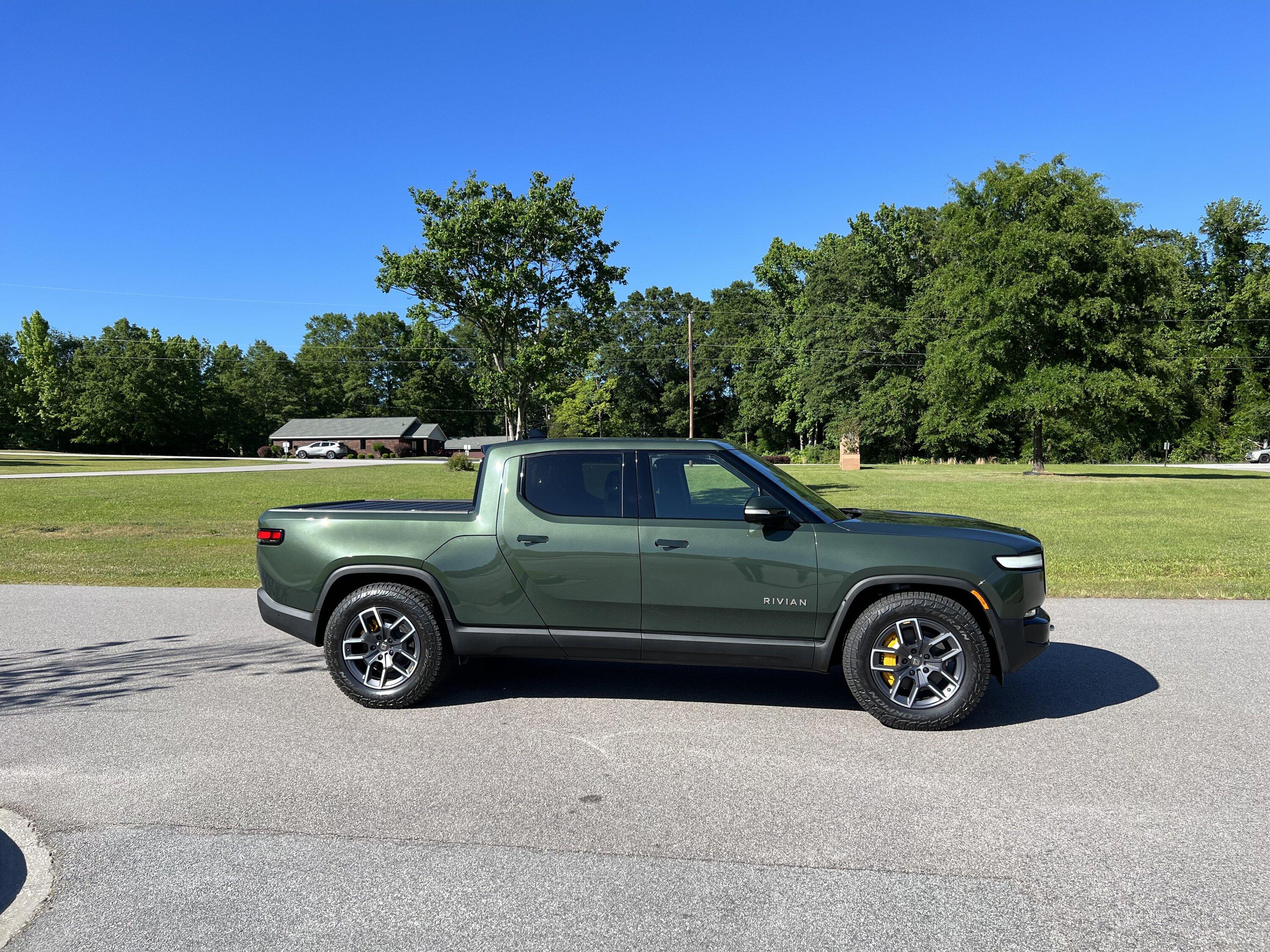 Rivian R1T R1S R1T Launch Edition, FG, BM, 20" AT Wheels IMG_2523.JPG