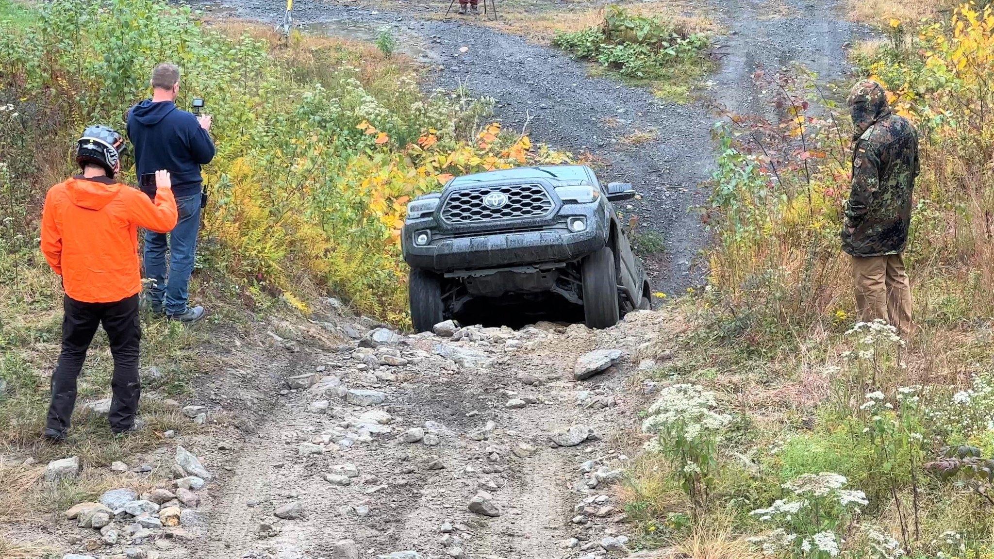 Rivian R1T R1S No Drama Rock Crawling in R1T w/ 20″ AT, 30PSI, Rock Crawl Mode, Highest Suspension, Hold Enabled 310453010_10228061038060667_29226632971666948_n