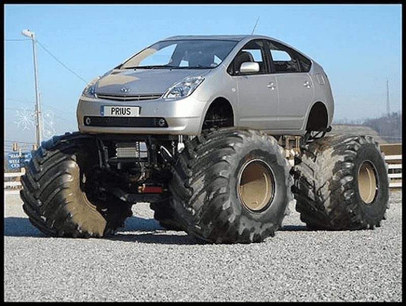 Rivian R1T R1S No Drama Rock Crawling in R1T w/ 20″ AT, 30PSI, Rock Crawl Mode, Highest Suspension, Hold Enabled 1666644085037