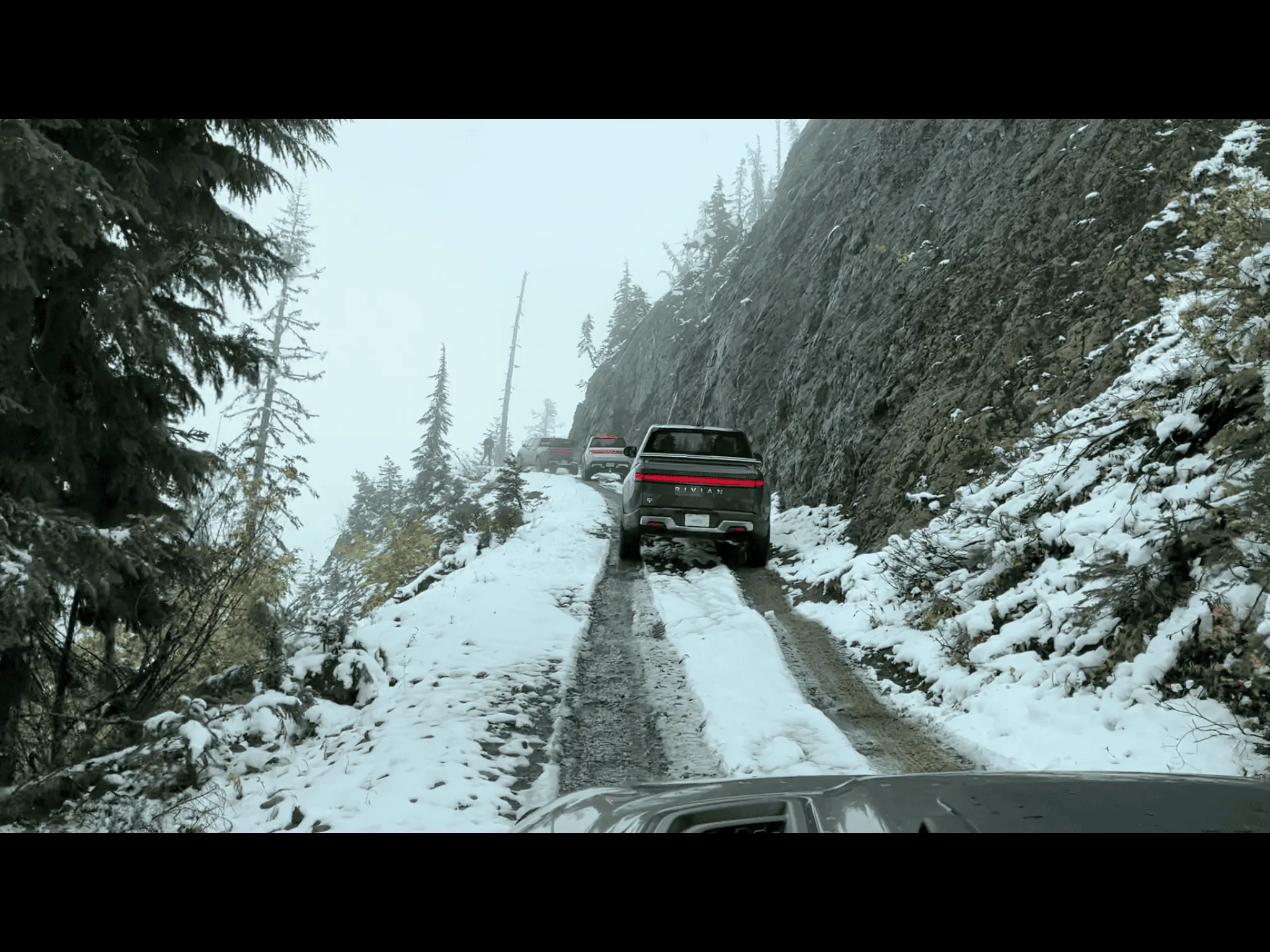 Rivian R1T R1S Rivian group drive over Bennet pass and Gunsight Ridge on Mt. Hood 662D7F9A-BA6D-4BDE-A812-D188B45C7D8E