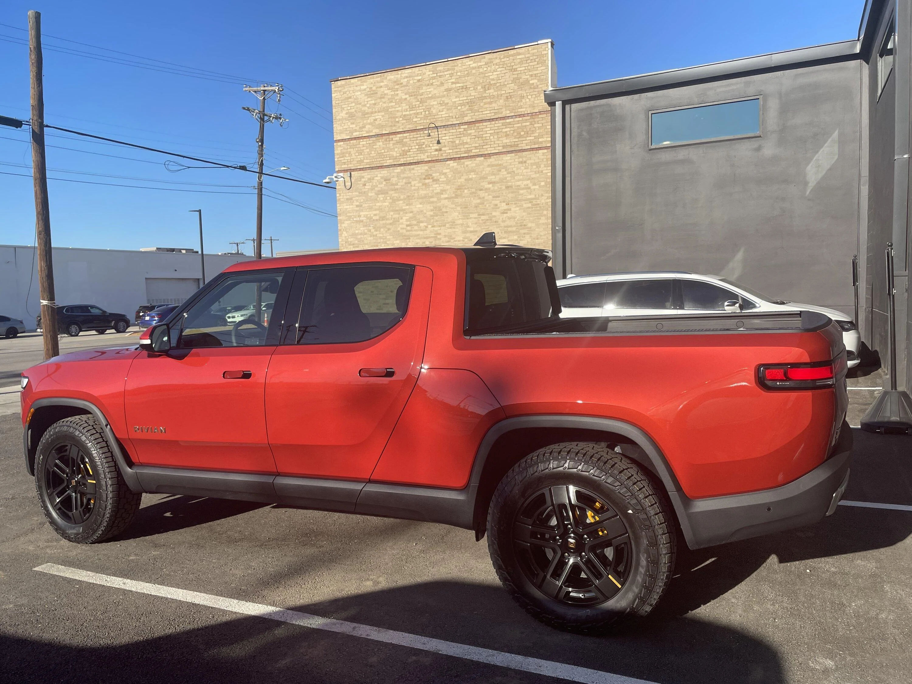 Rivian R1T R1S Ceramic and paint correction in DFW? AE98CC14-99B0-41C7-98A0-08F9CC72C649