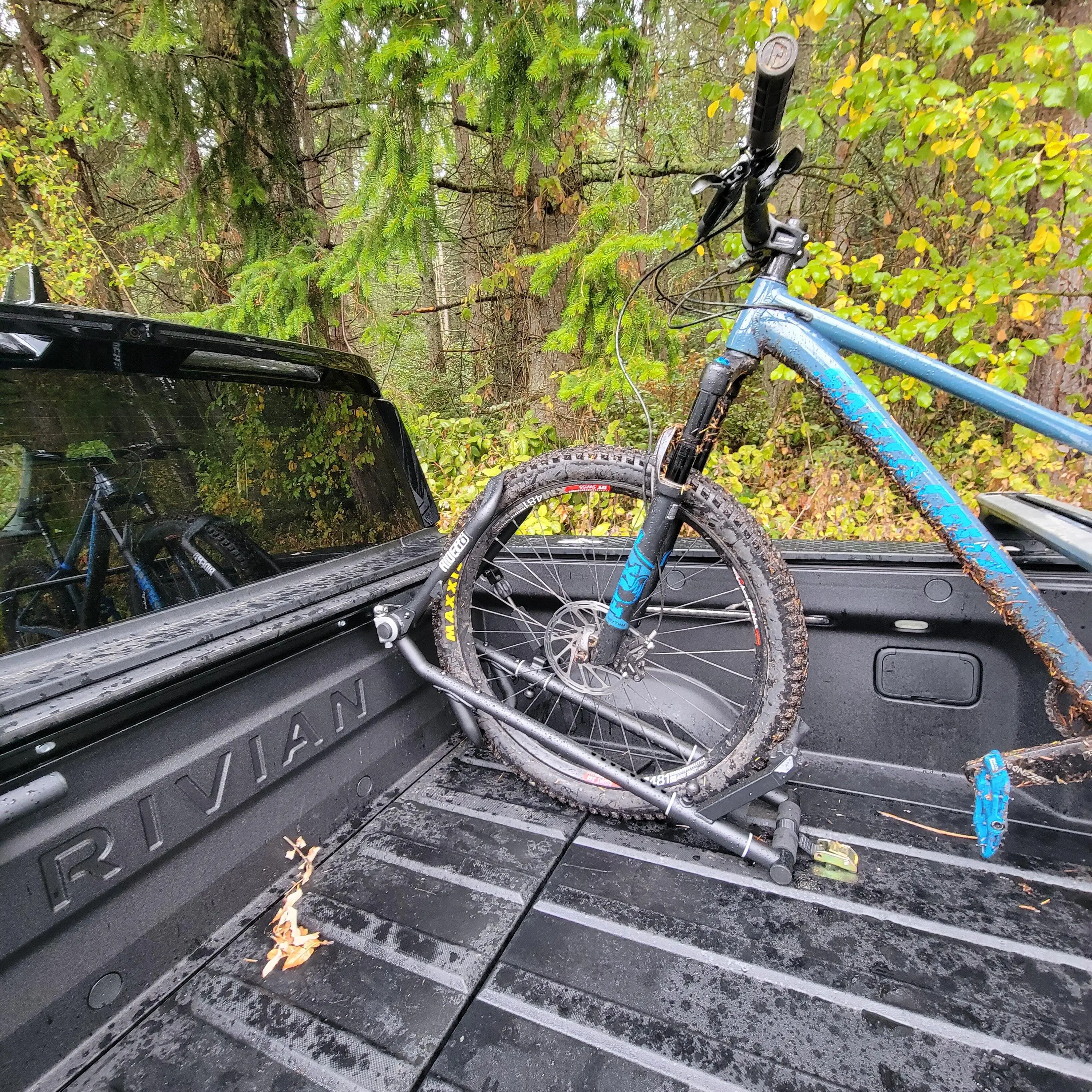 Rivian R1T R1S Ride 88 bike rack system installed 20221022_103943