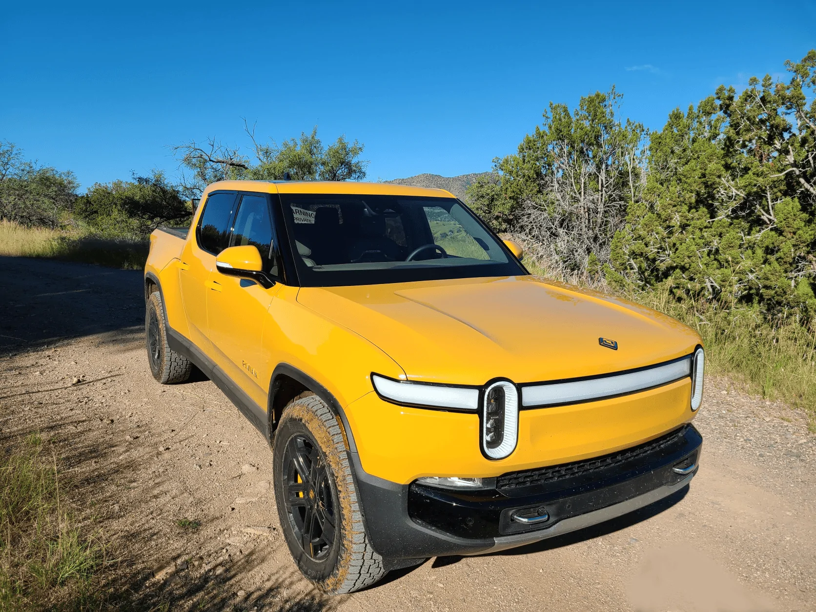 Rivian R1T R1S COMPASS YELLOW R1T Photos 20220925_083217a