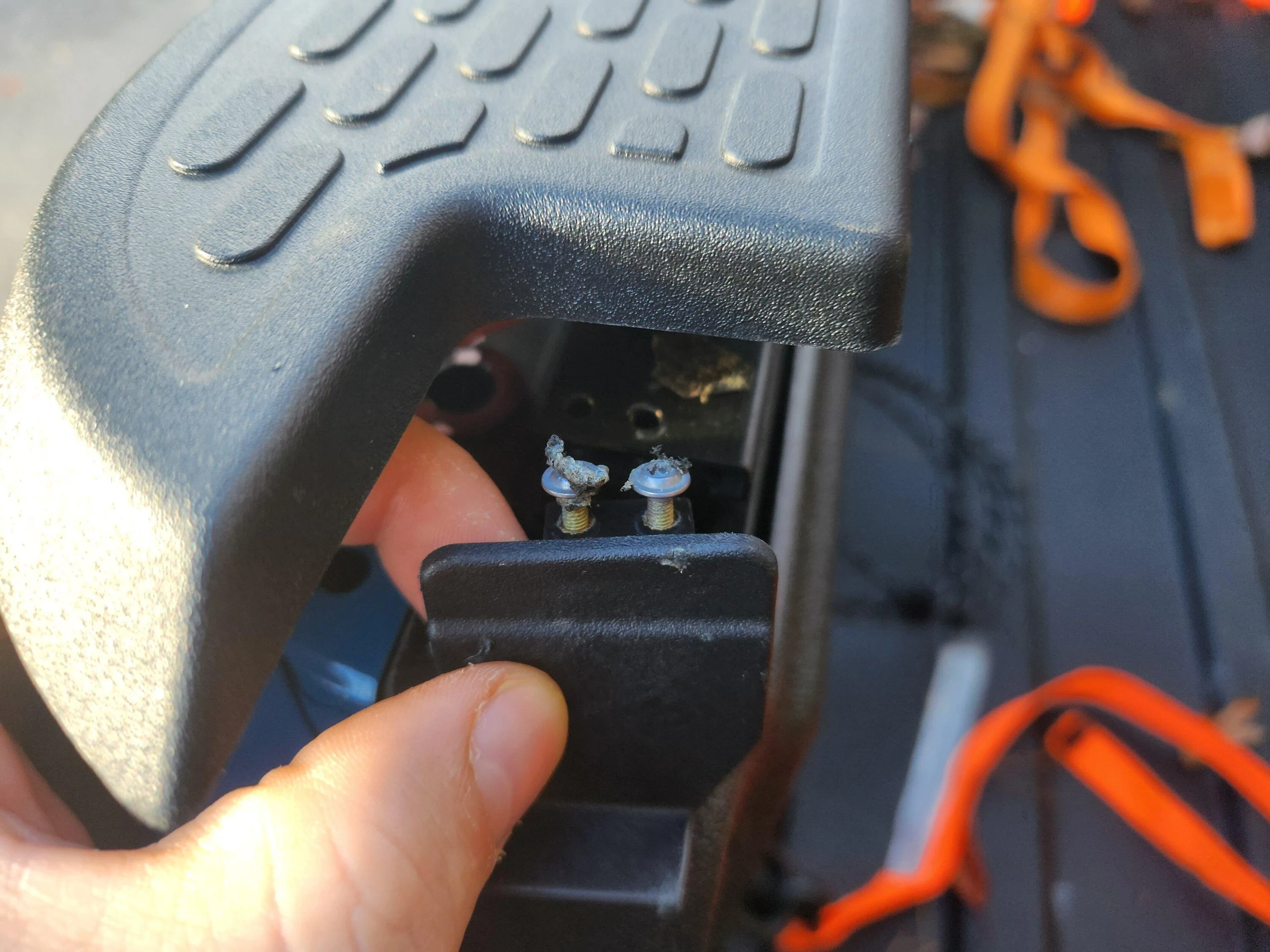 Rivian R1T R1S Powered to Manual Tonneau Bed Cover Conversion -- DIY how-to with photos 20221028_091335