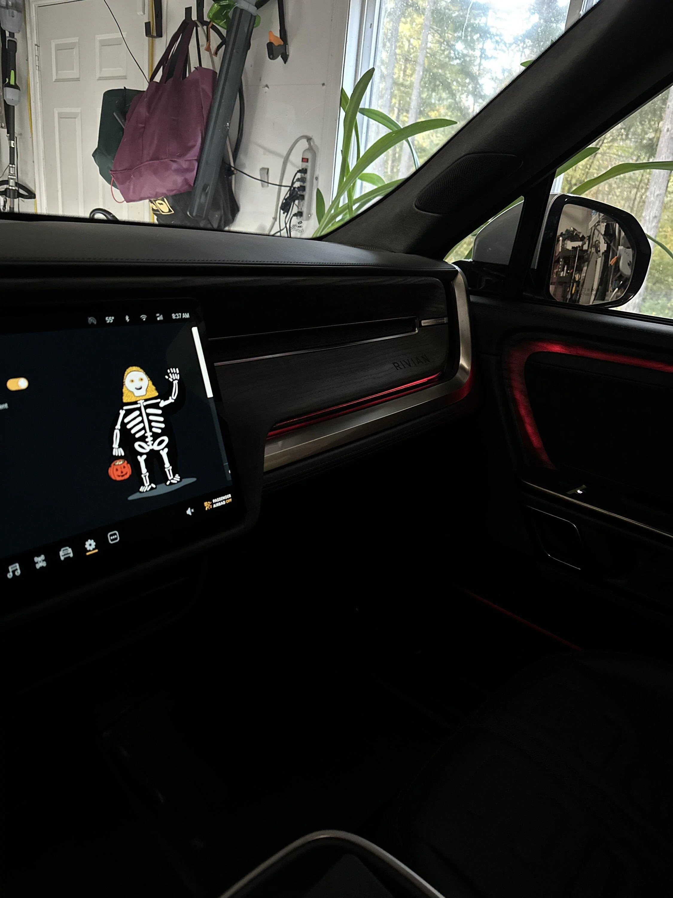 Rivian R1T R1S 39.1 OTA bugs (compressor, audio controls, etc.) AE0B5A72-D221-42BF-AC11-15092DA9E760
