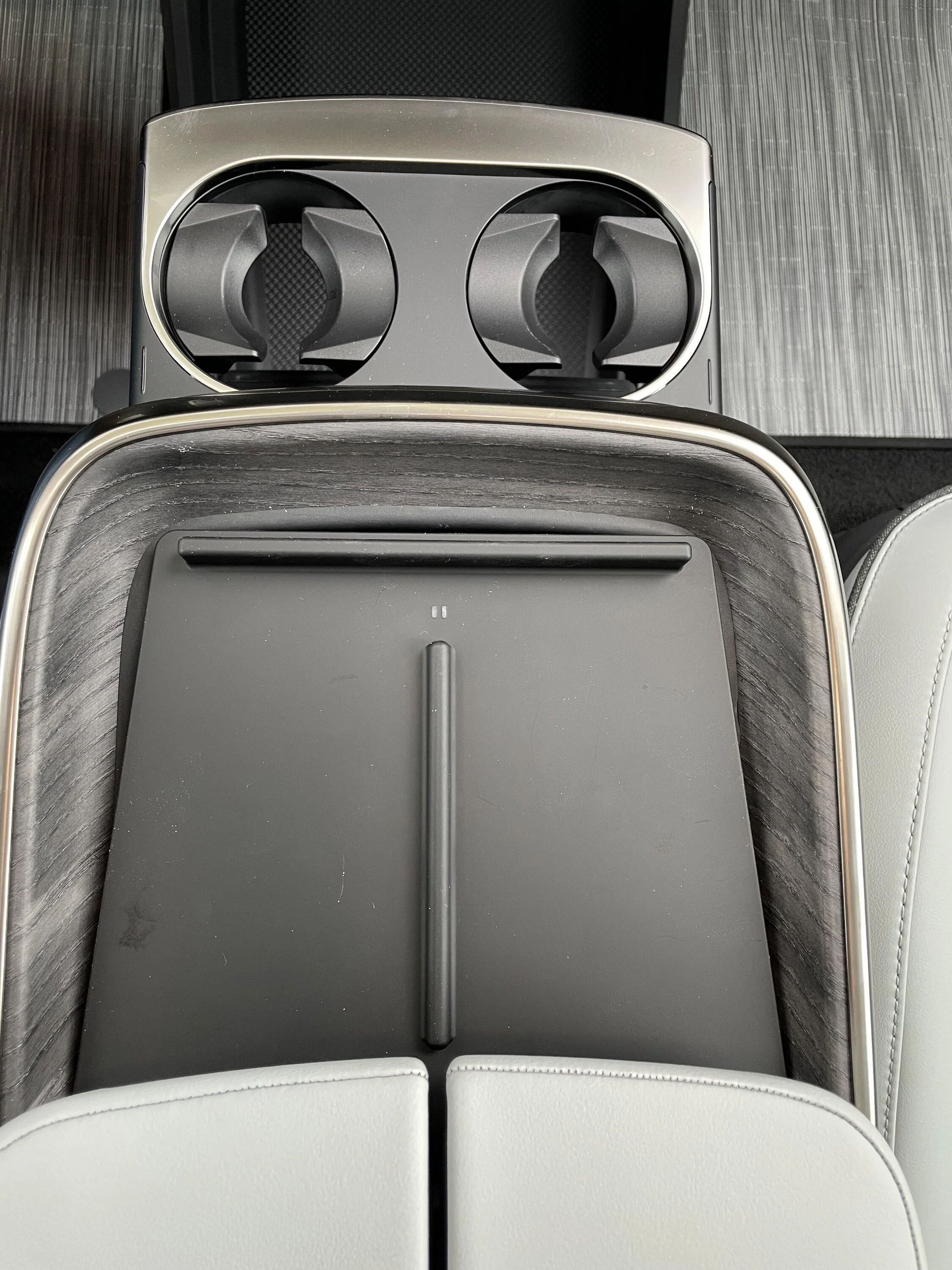 Rivian R1T R1S Jebinc’s Charging pad mod 35F373E1-4A7A-4EC1-9ED0-234B2BEFC943