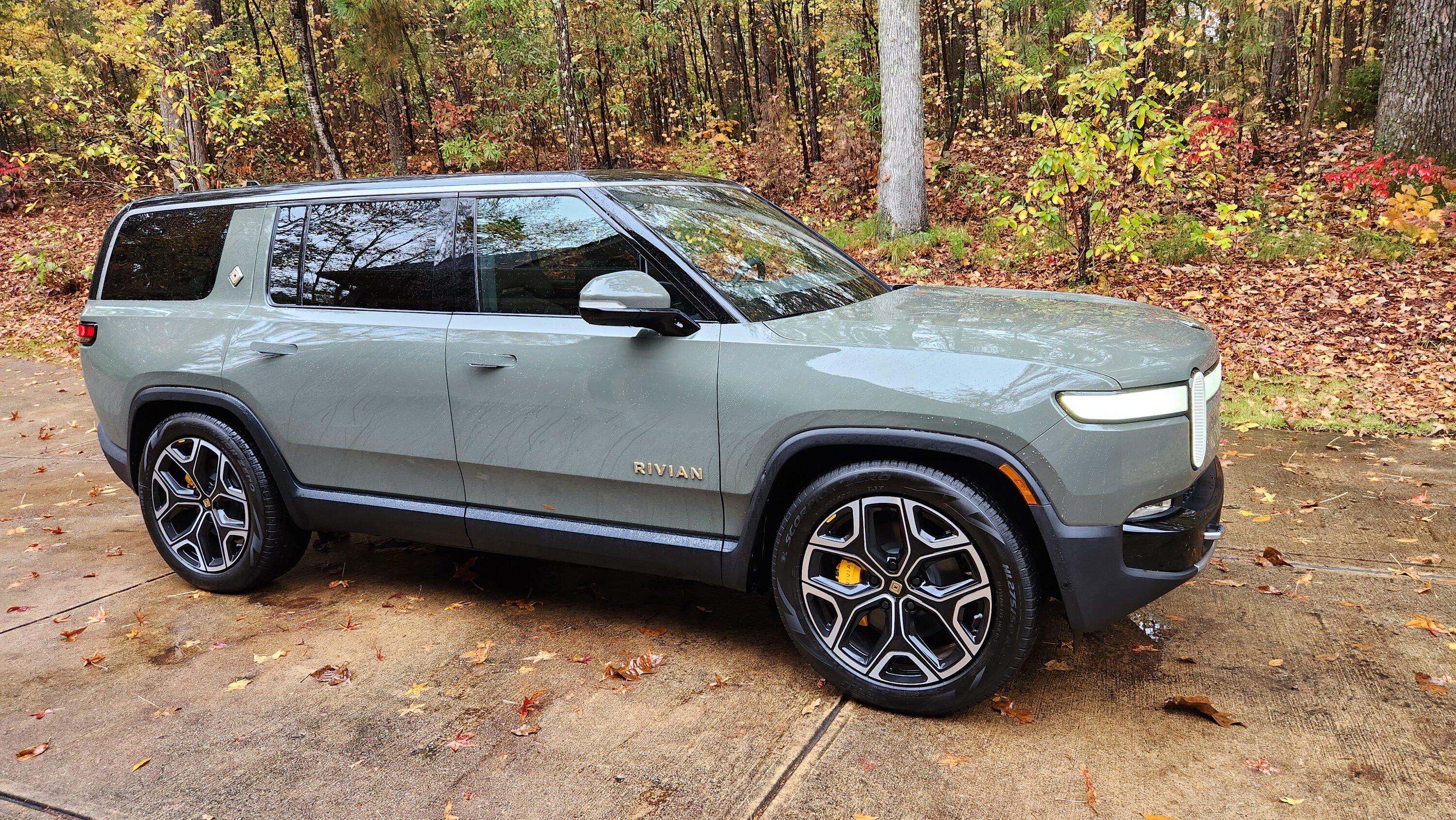Rivian R1T R1S My R1S Delivery & Initial Thoughts! 20221031_092530