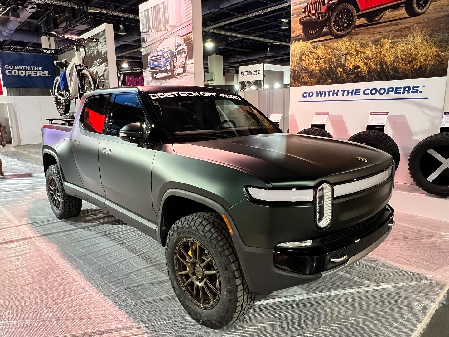 SEMA 2022 R1T and R1S Photos and Videos | Rivian Forum - R1T R1S R2 R3 ...