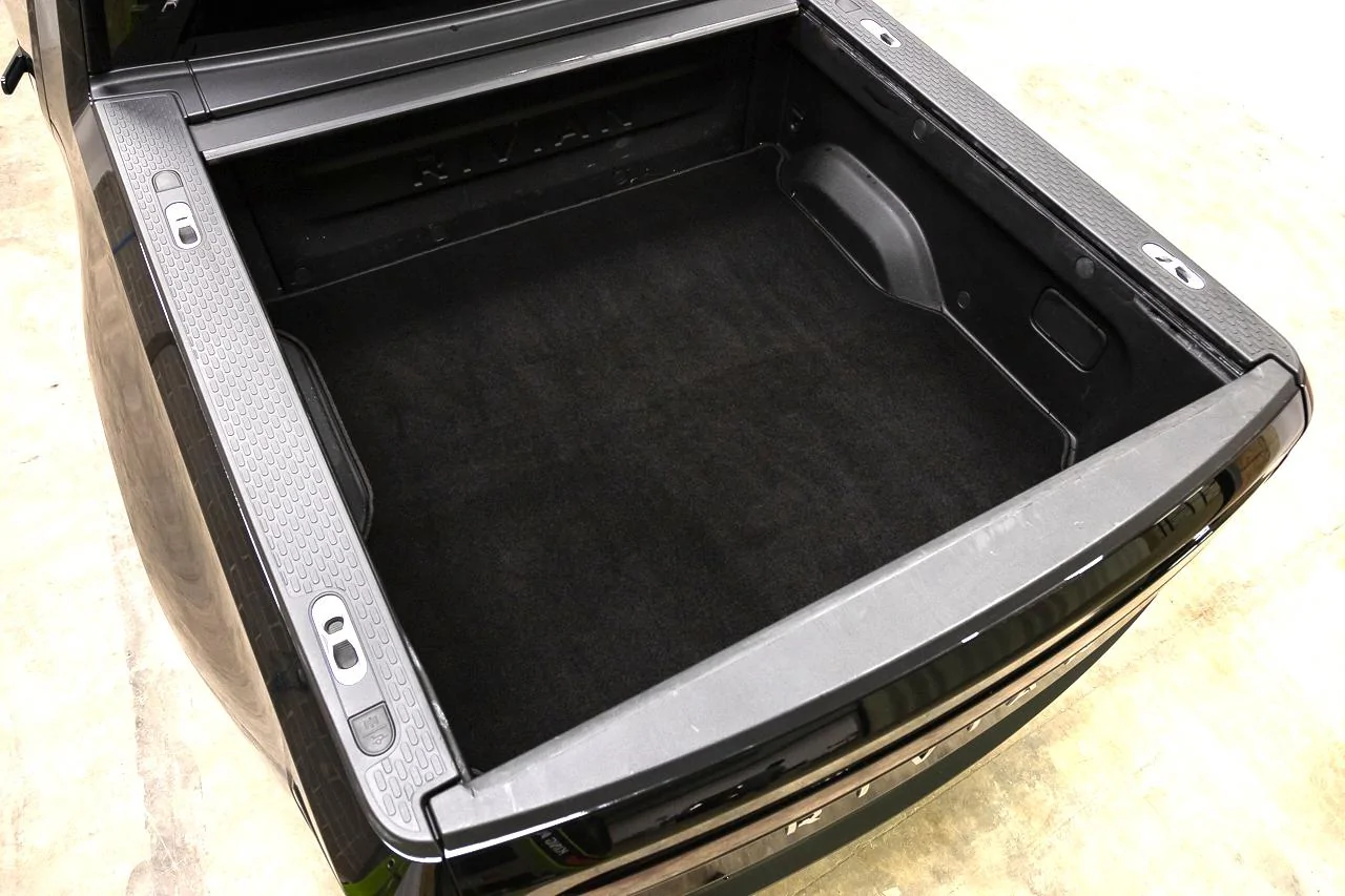 Rivian R1T R1S Introducing precision fitment / premium grade carpet floor / gear tunnel / bed mats _MG_6662-4