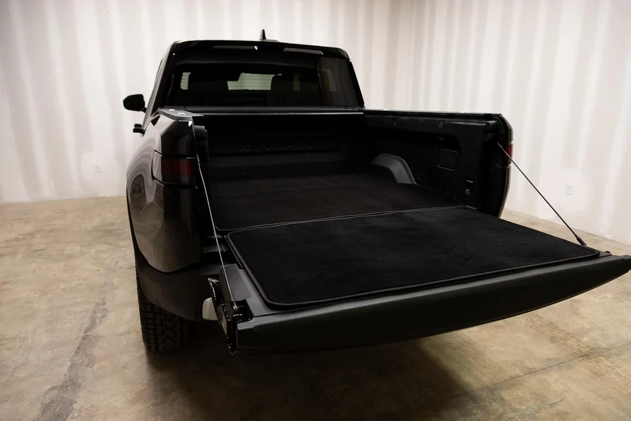 Rivian R1T R1S Introducing precision fitment / premium grade carpet floor / gear tunnel / bed mats _MG_6643-1