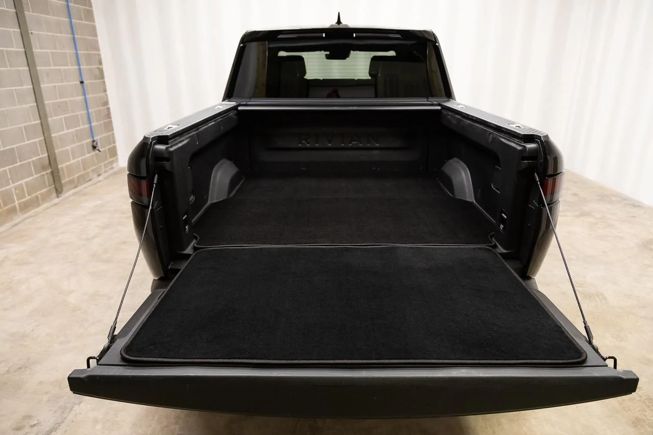Rivian R1T R1S Introducing precision fitment / premium grade carpet floor / gear tunnel / bed mats _MG_6646-2