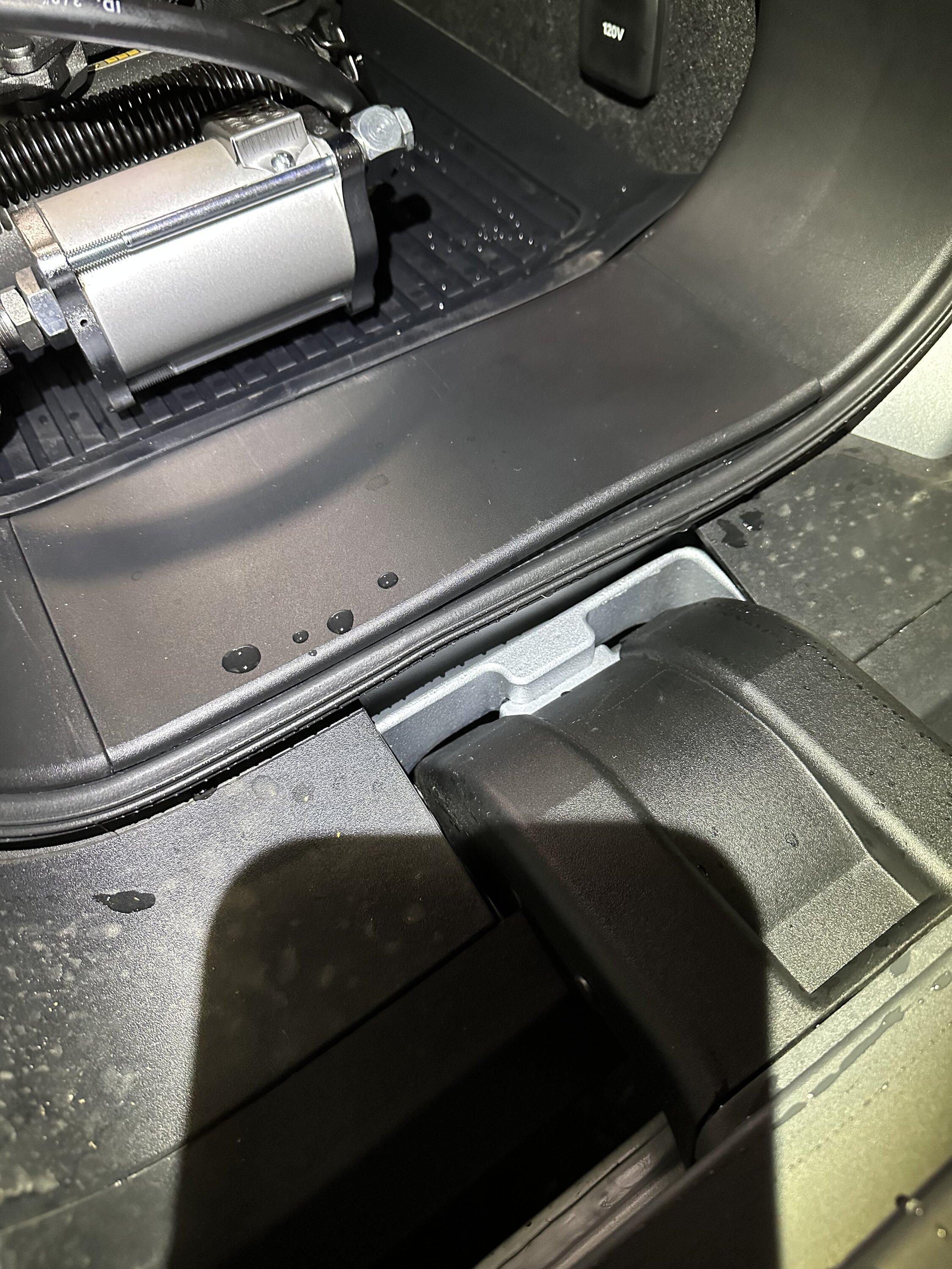 Rivian R1T R1S R1T annoyances uncovered on recent trip to the ocean 7BA73B74-11E8-4DA8-AED9-C742A0327433