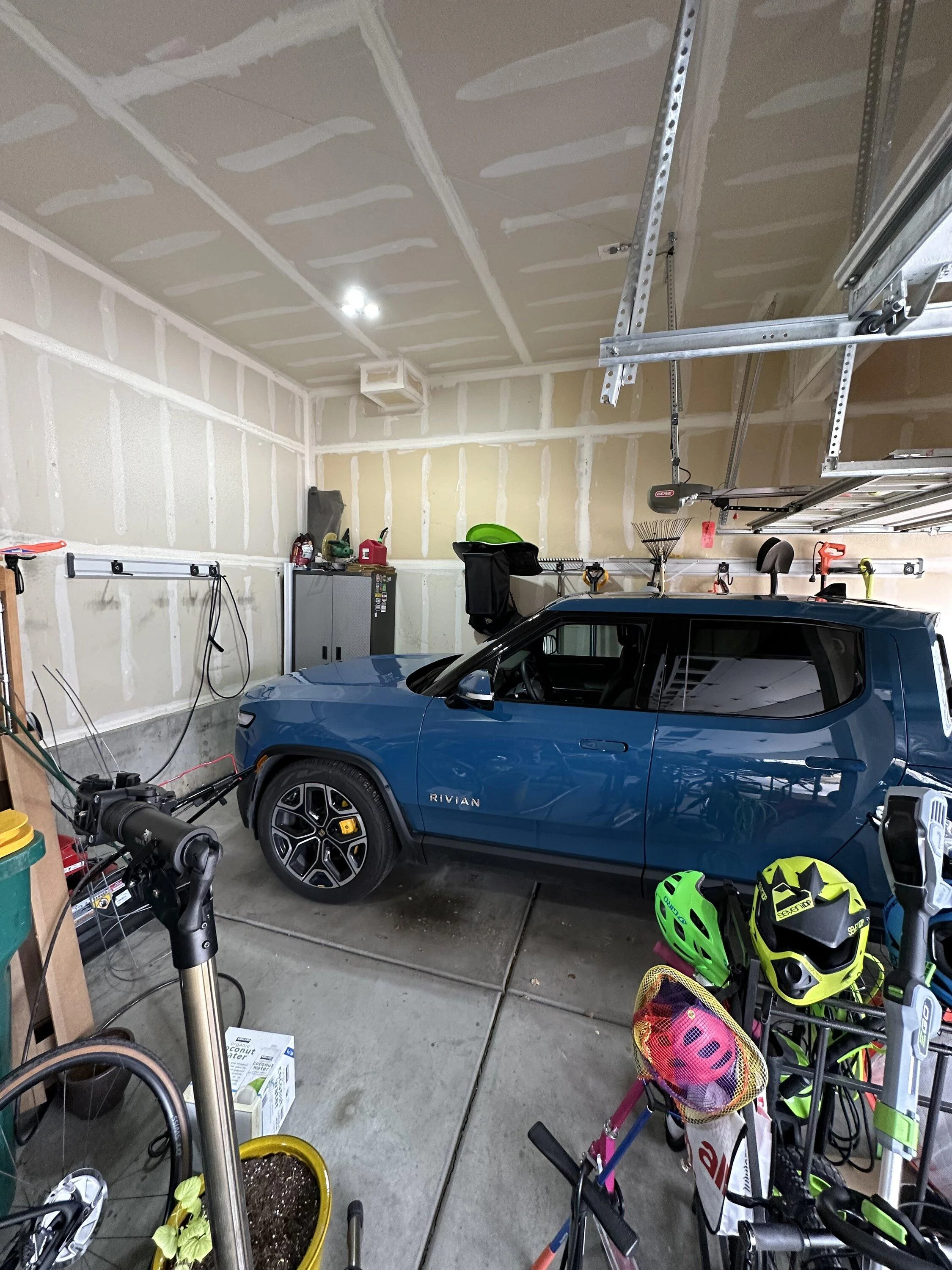 Rivian R1T R1S Colorado Checking In 1073F392-E50D-4552-8774-815993101F43