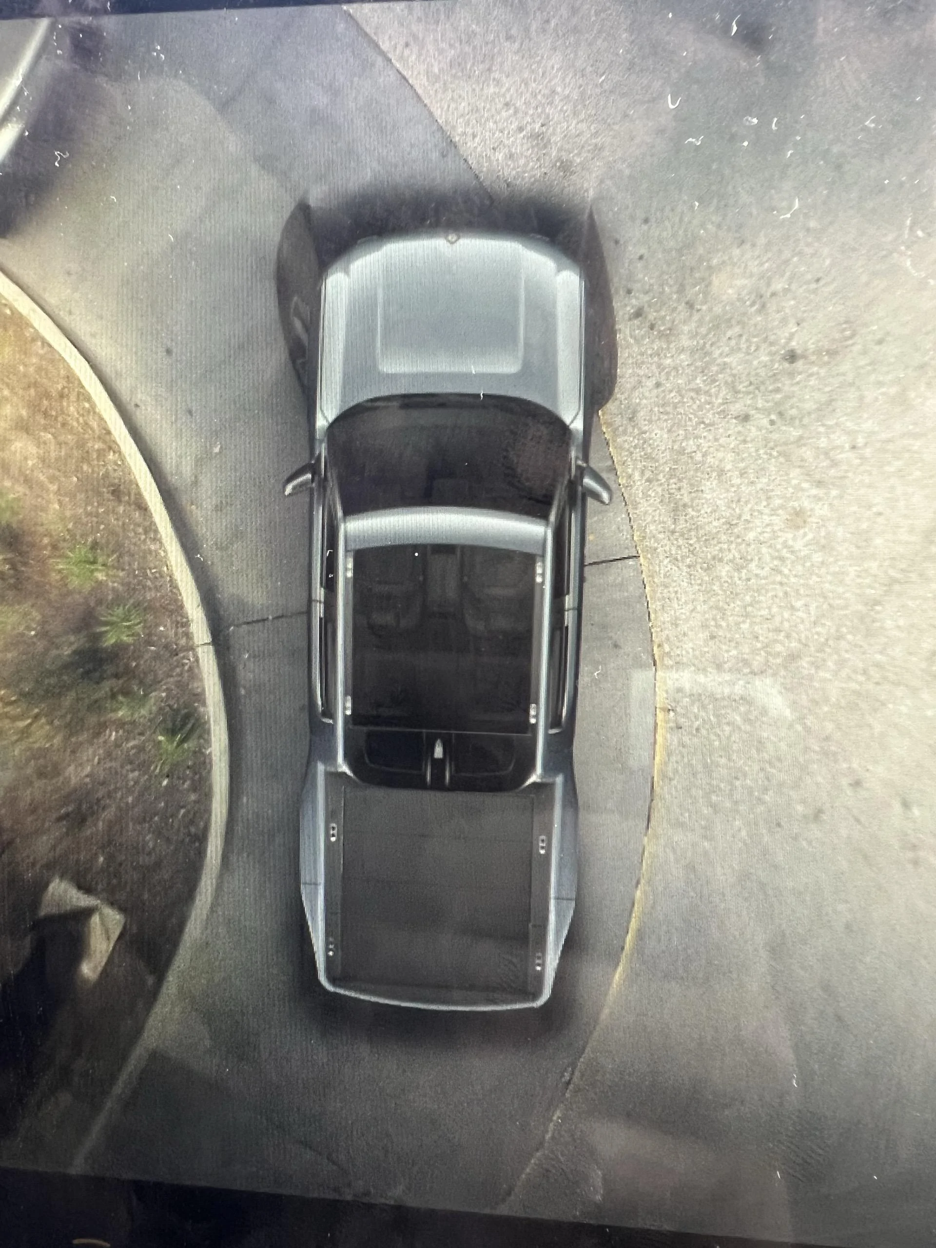 Rivian R1T R1S Took delivery on an R1T yesterday without the tonneau BC148BB6-6780-494C-9B02-E5A26ED0E7C0