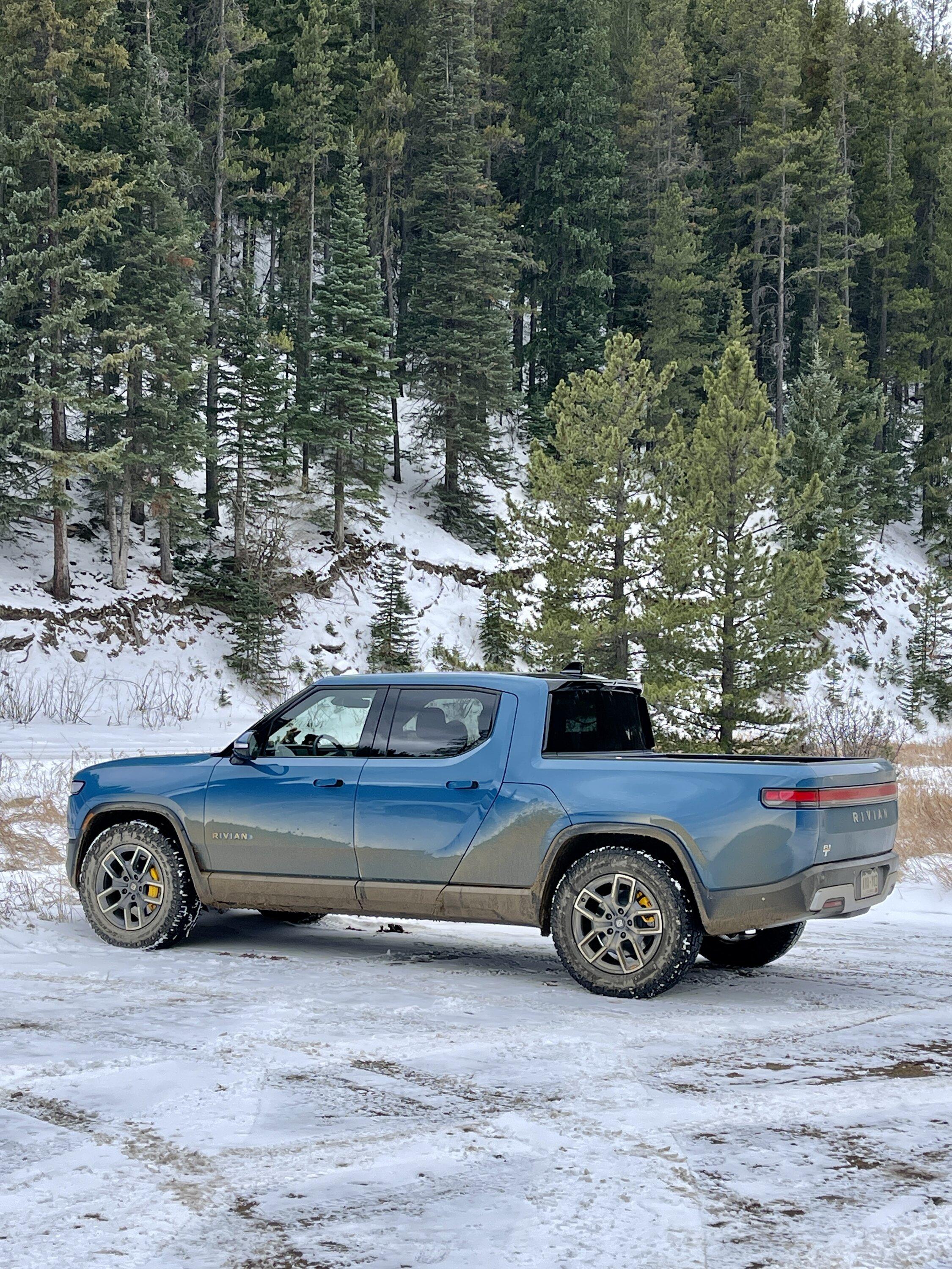Rivian R1T R1S Undriveable at night in wet snow due to LED headlights not melting snow & ice riviansnow.JPG
