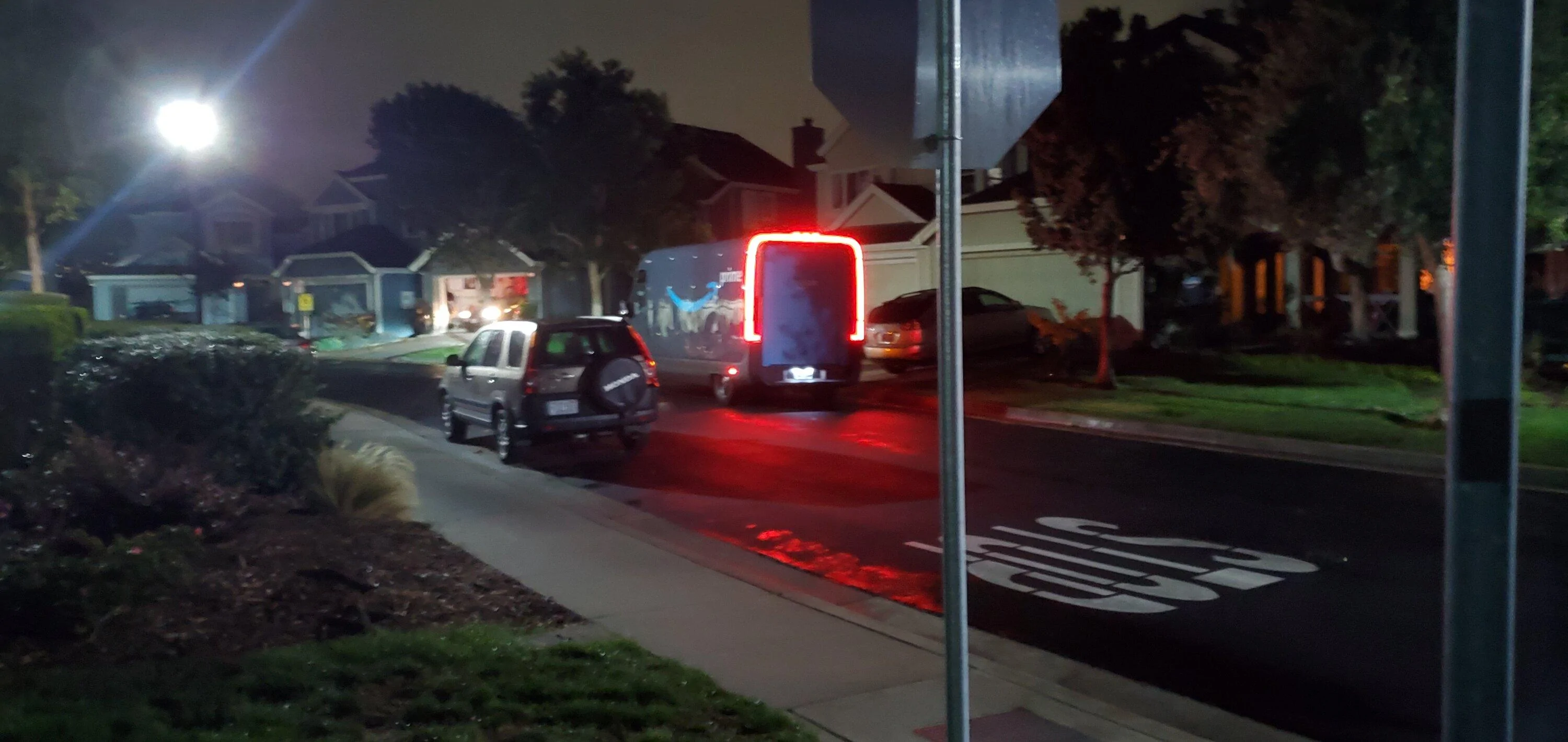 Rivian R1T R1S Amazon says it has ‘over a thousand’ Rivian electric vans making deliveries in the US 20221108_175117