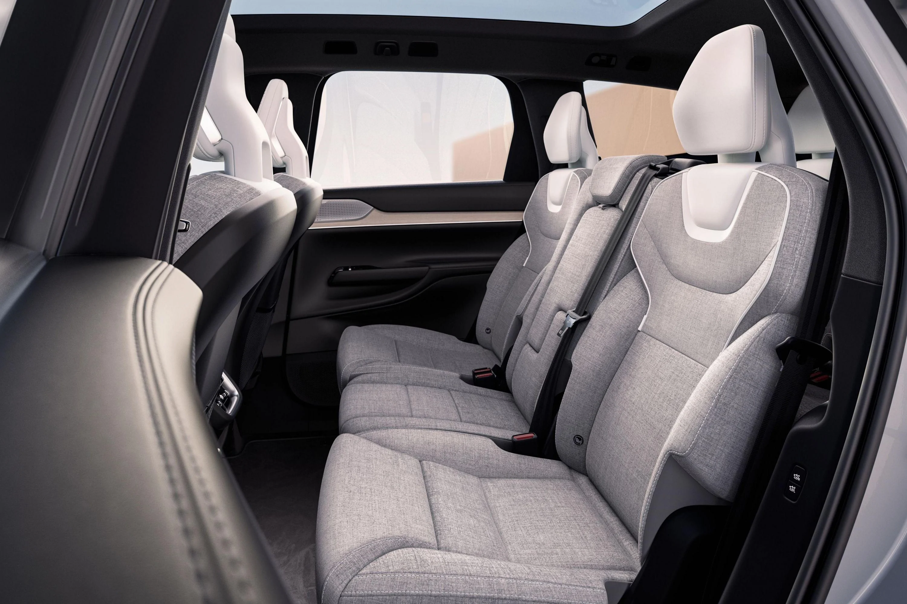 Rivian R1T R1S Volvo EX90 could be worthy competitor to R1S volvo-ex90-reveal-39