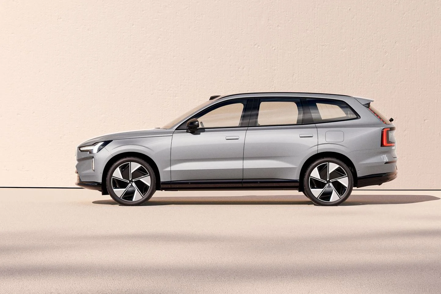 Rivian R1T R1S Volvo EX90 could be worthy competitor to R1S volvo-ex90-reveal-22