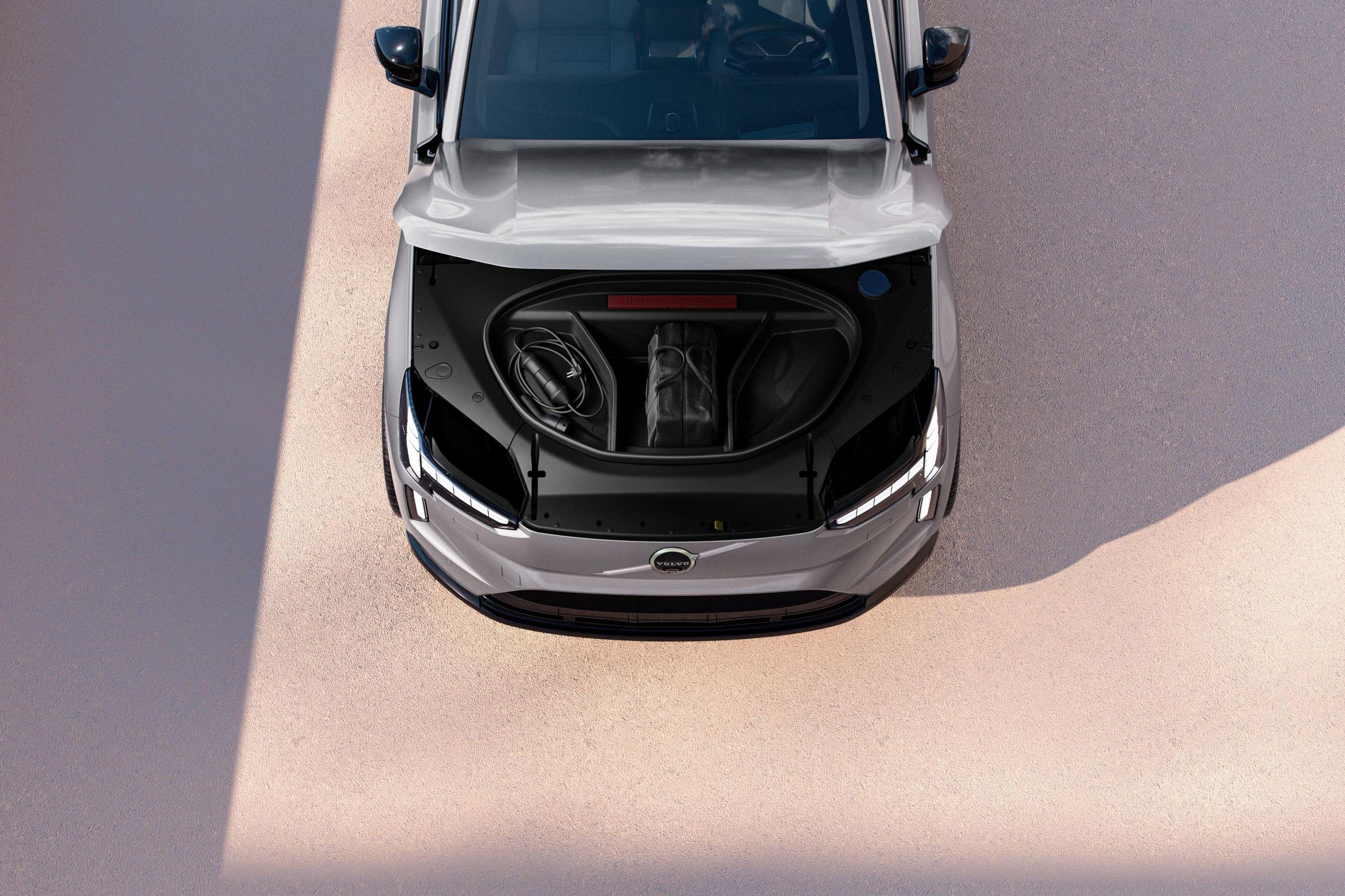 Rivian R1T R1S Volvo EX90 could be worthy competitor to R1S volvo-ex90-reveal-35