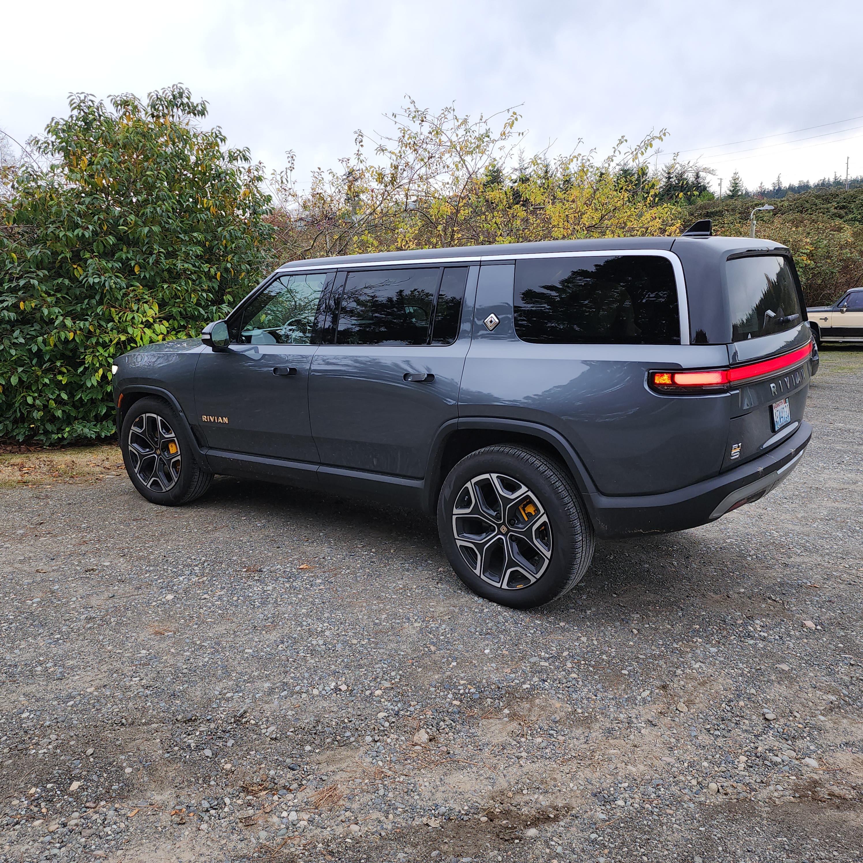 Rivian R1T R1S Camp Mode + Pet Comfort Mode For the Win! 20221111_145158