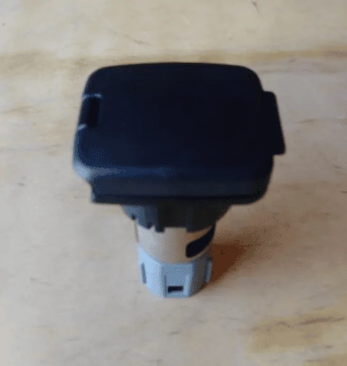 Rivian R1T R1S Rivian updates website: Two 12v outlets now (none in frunk) for R1T Screen Shot 2022-11-12 at 1.52.43 PM