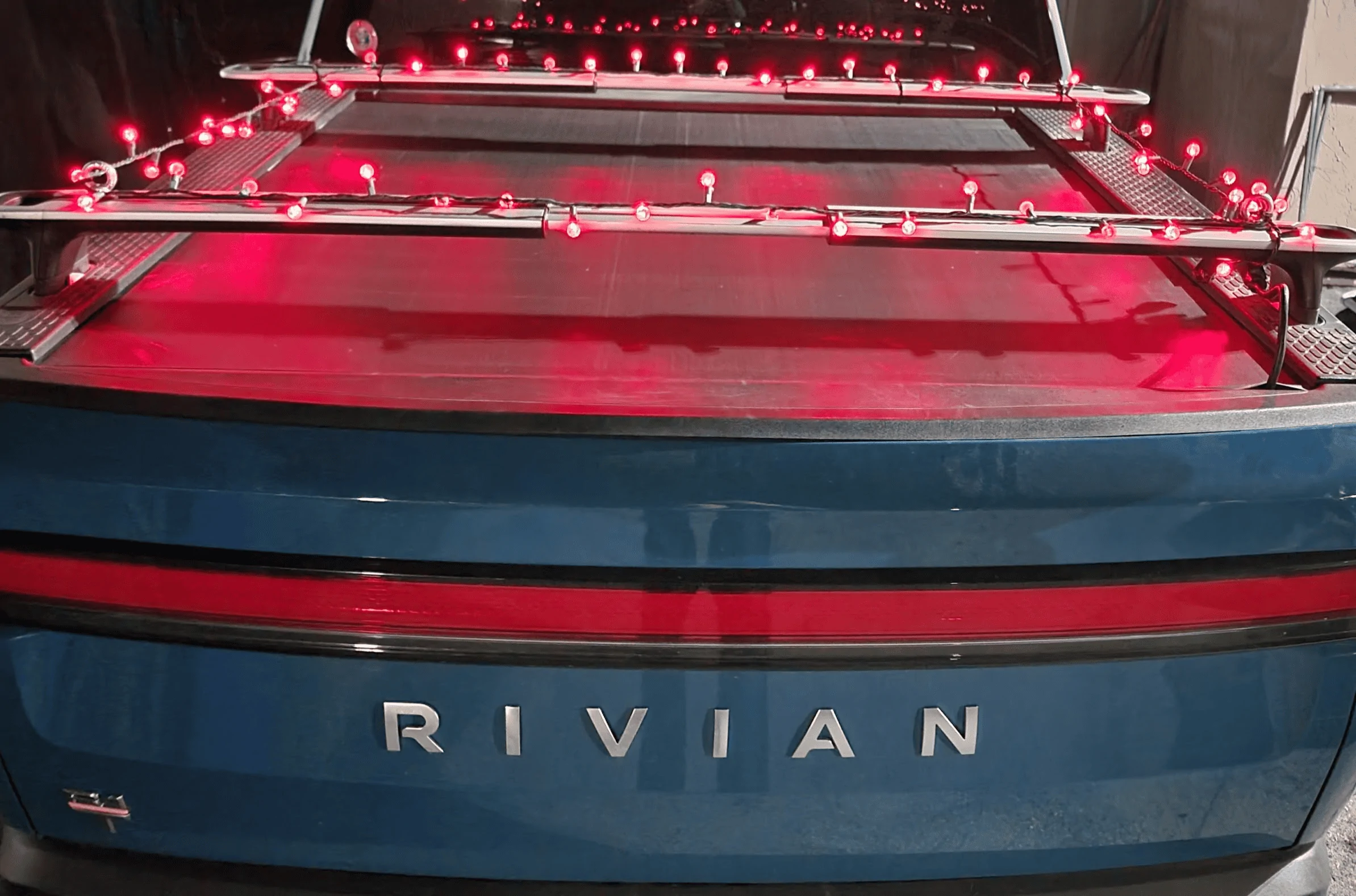 Rivian R1T R1S Christmas Lights! 1668312474607
