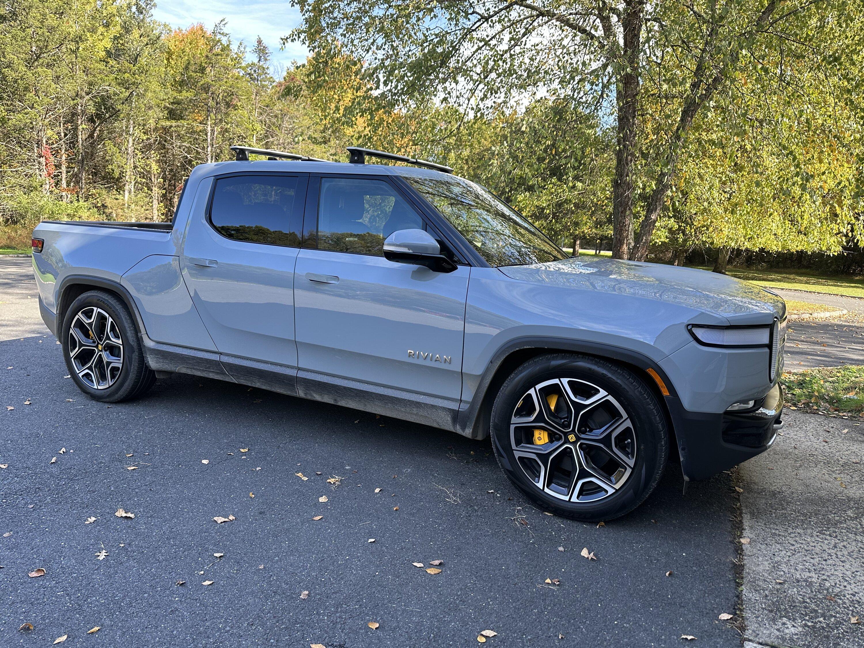 Rivian R1T R1S New Rivian Adventure Network charging stations @ Ukiah, CA (6 fast chargers) 60FE20AD-BE5F-484A-9410-FBFC9EBA0D76