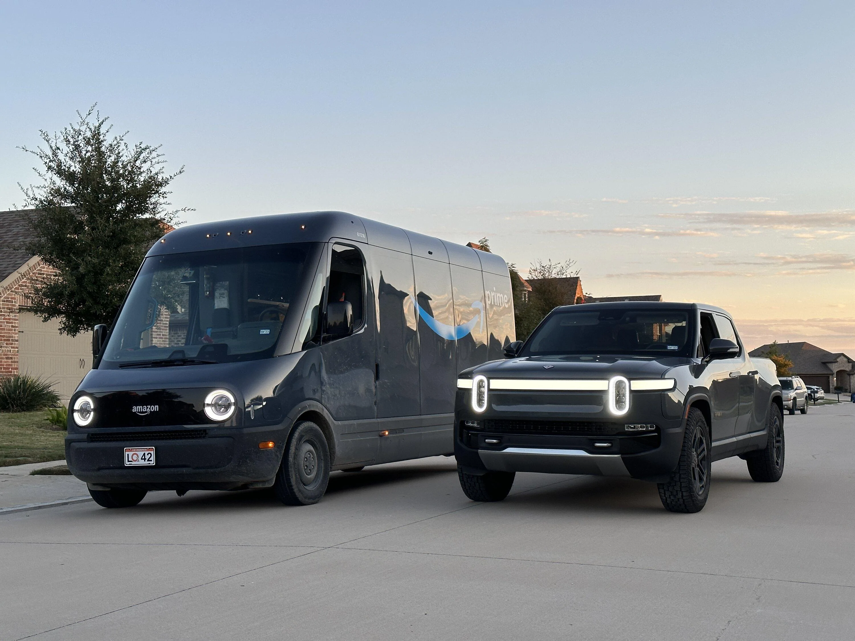 Rivian R1T R1S Just a few Rivians… my R1T + Amazon truck 067E71FD-6942-4F59-BD5B-A32CD37786EF