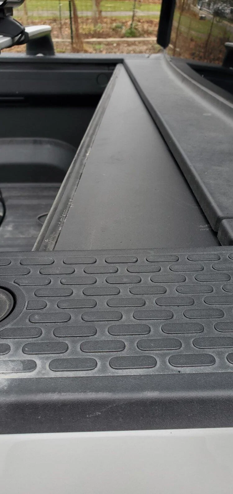 Rivian R1T R1S Tonneau cover issues Tonneau jammed