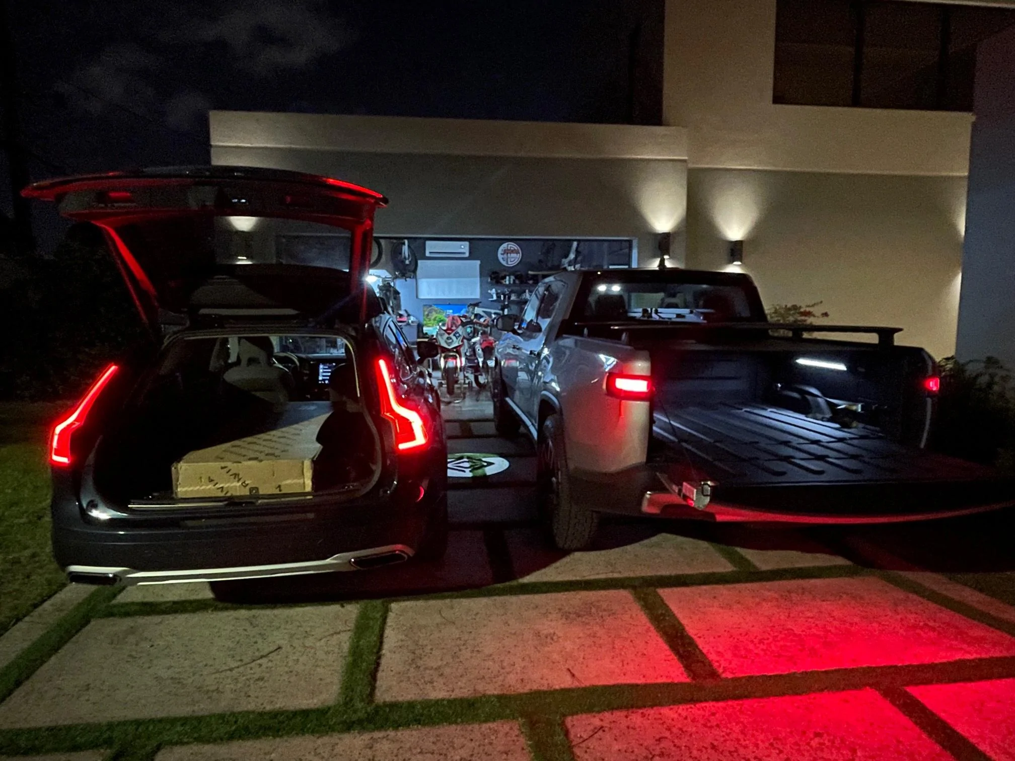 Rivian R1T R1S Guys, what do you think about this ? IMG_1308