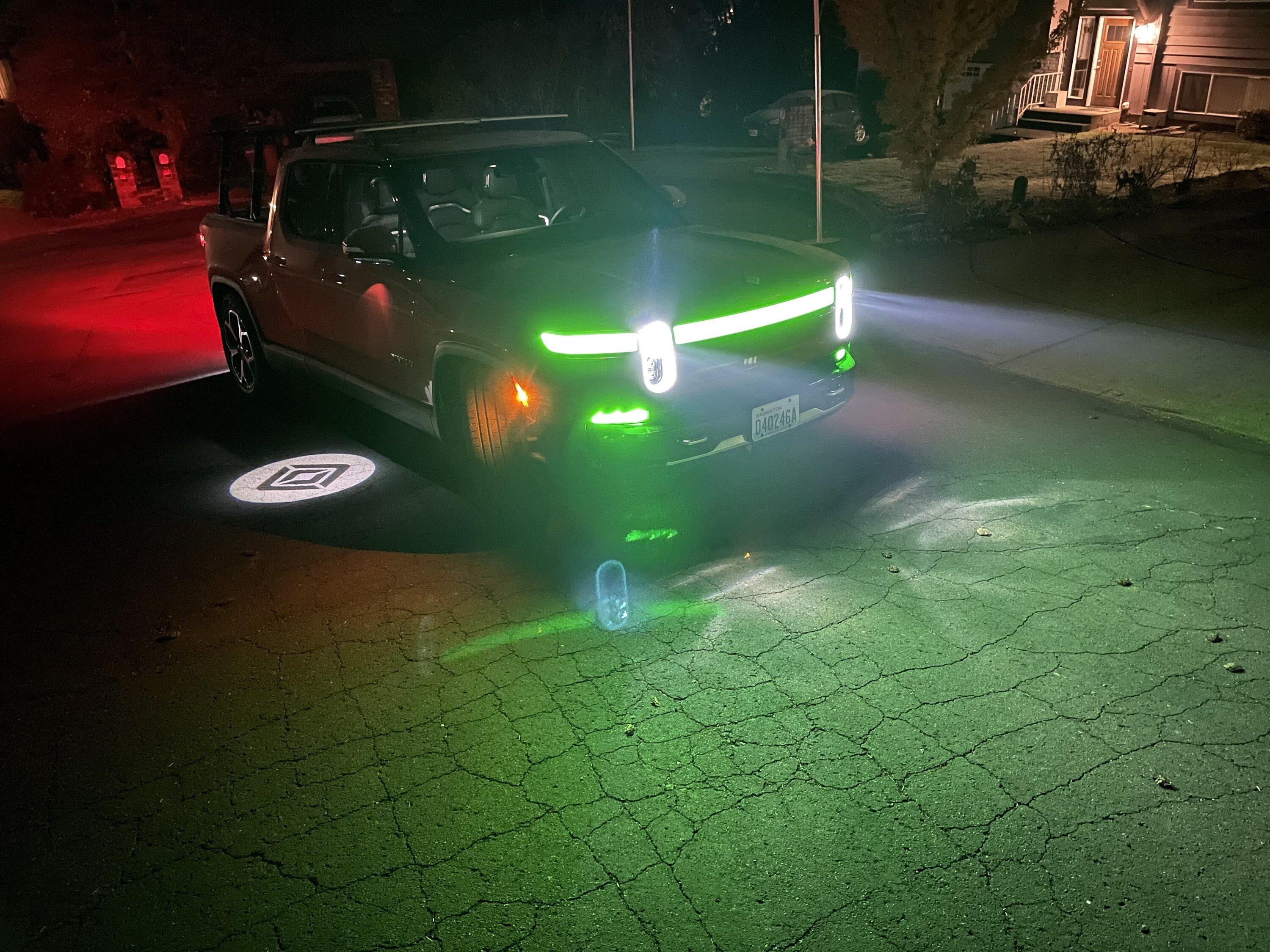 Rivian R1T R1S My R1T is ready for Christmas ? E6F4AB23-6C59-4001-B37E-8A00064CEB0A