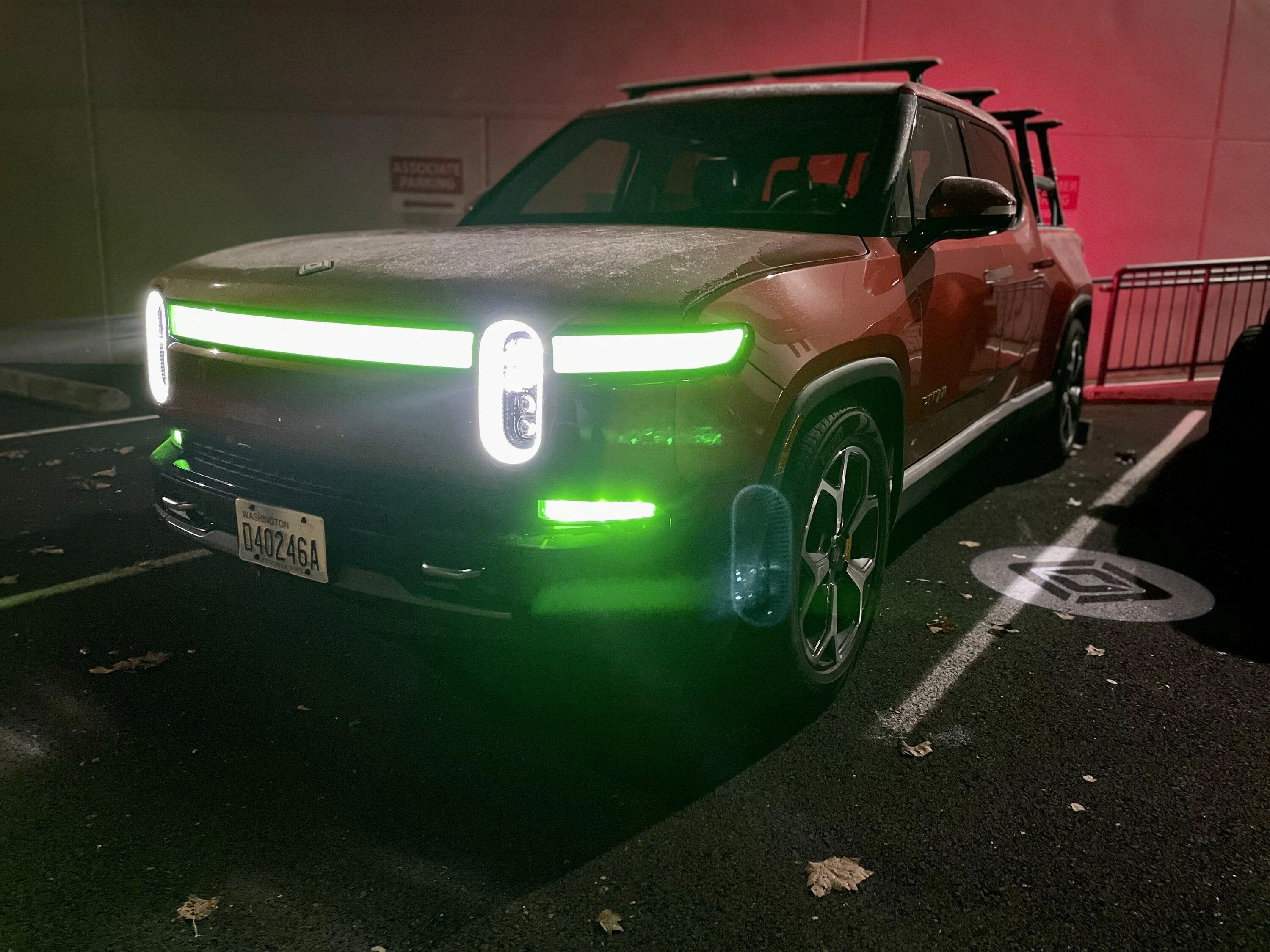 Rivian R1T R1S My R1T is ready for Christmas ? 40D3841E-9C6B-427F-B148-35B42A68BAFE