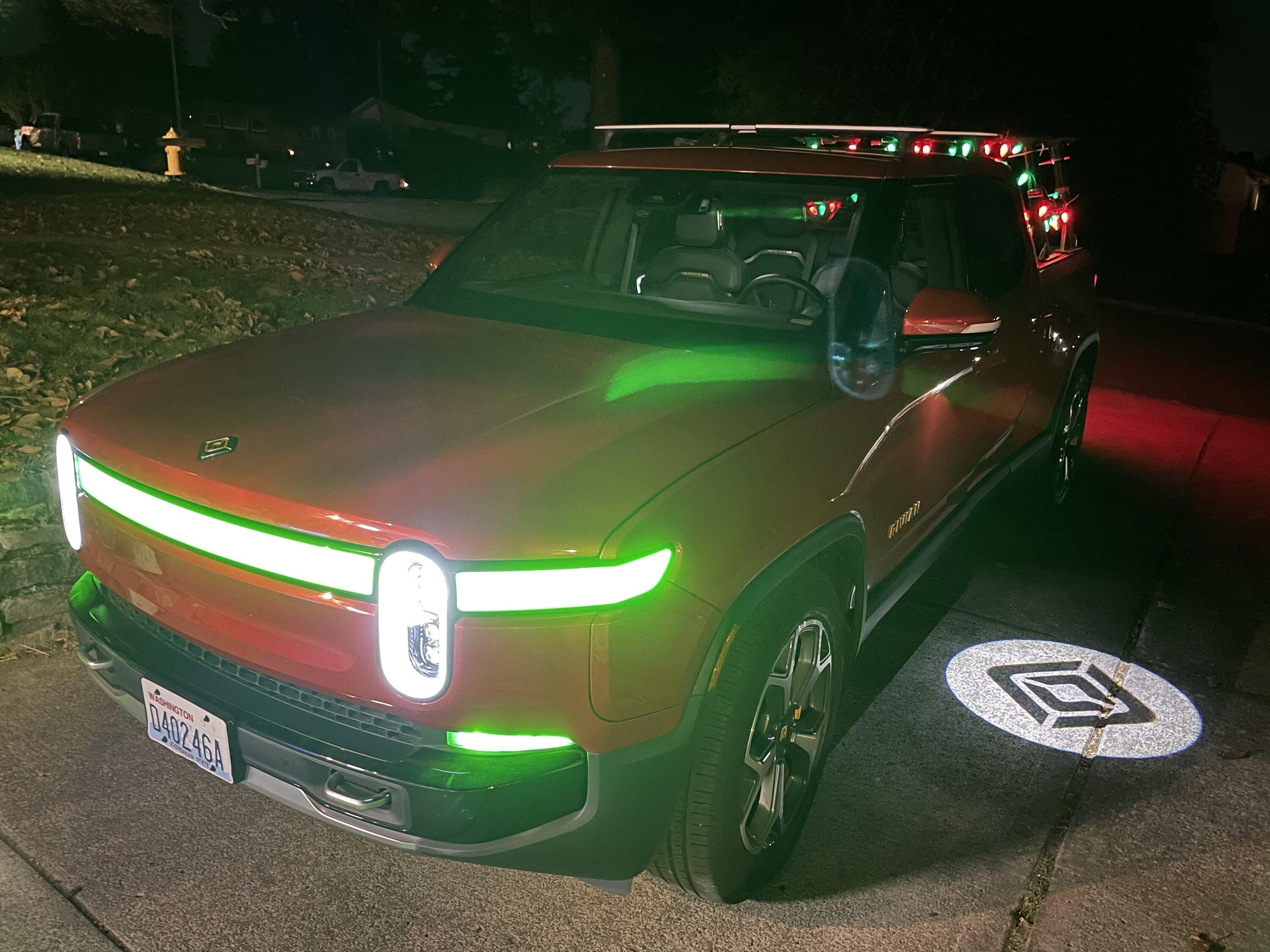 Rivian R1T R1S My R1T is ready for Christmas ? A963DFDE-7EBD-4F89-9B80-0B71CF9E006F