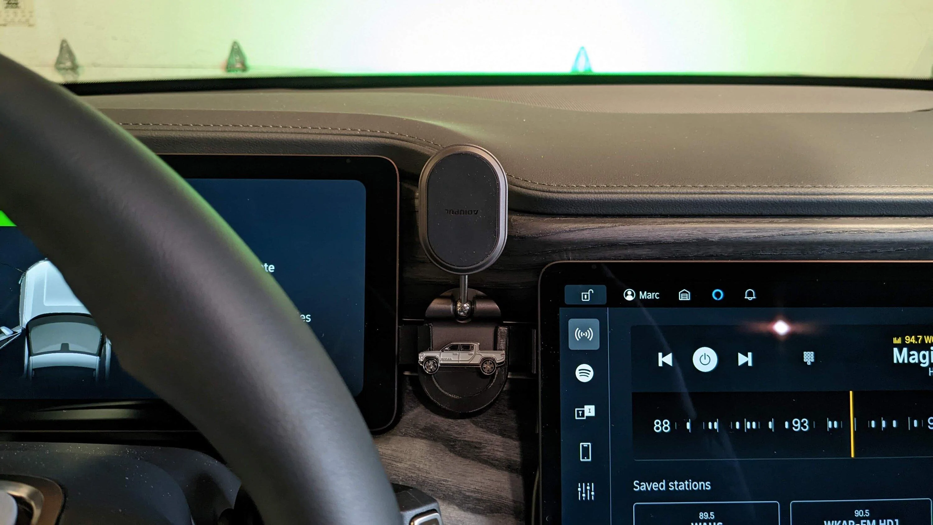 Rivian R1T R1S Mounting a cell phone.  Has anyone done it? PXL_20221120_175017783
