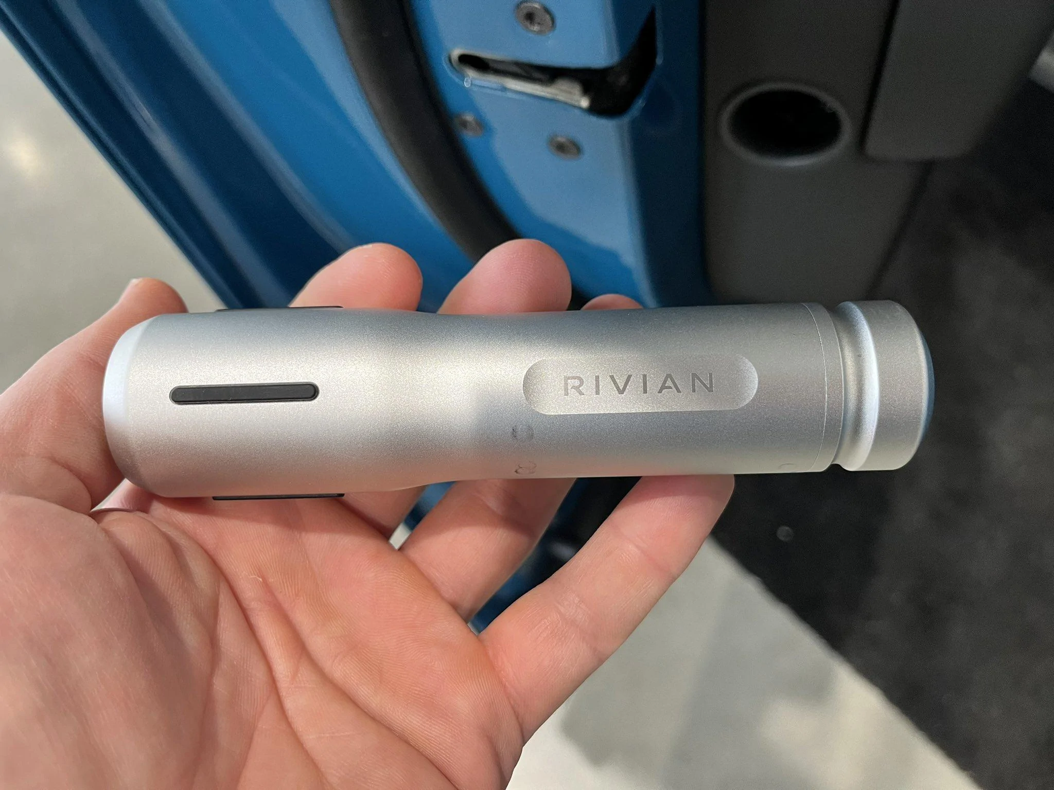 Rivian R1T R1S Photos / videos from today's Rivian Vancouver Open House Event (Canada Launch Event) fichd5mamaadgtj-jpeg