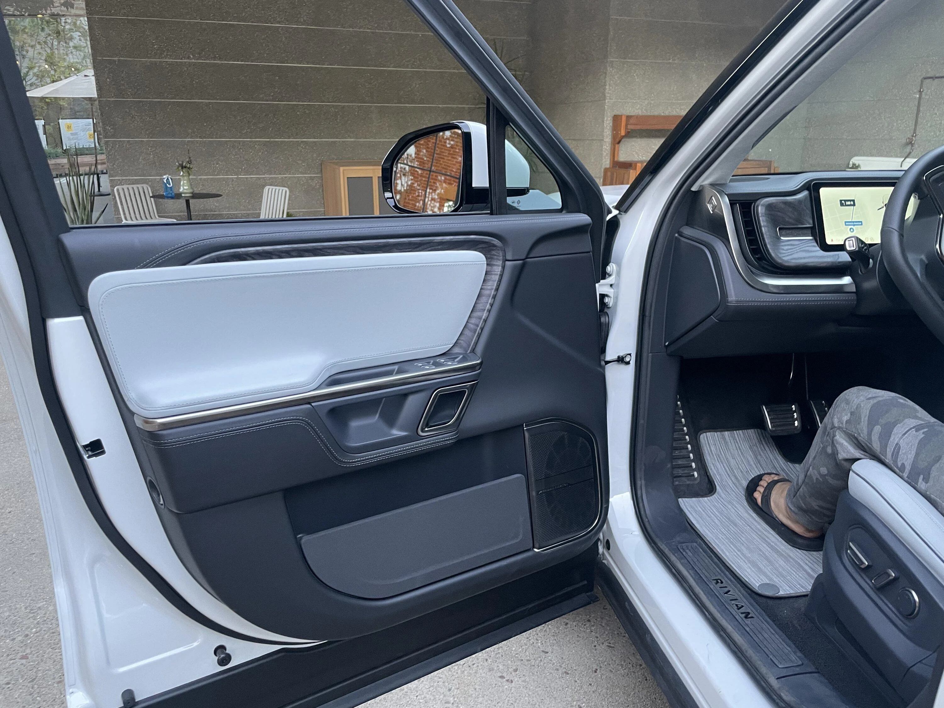 Rivian R1T R1S Pics: Ocean Coast Interior at Rivian Venice Hub A8E88B62-E4A5-4B55-8F3E-6127C380FABD