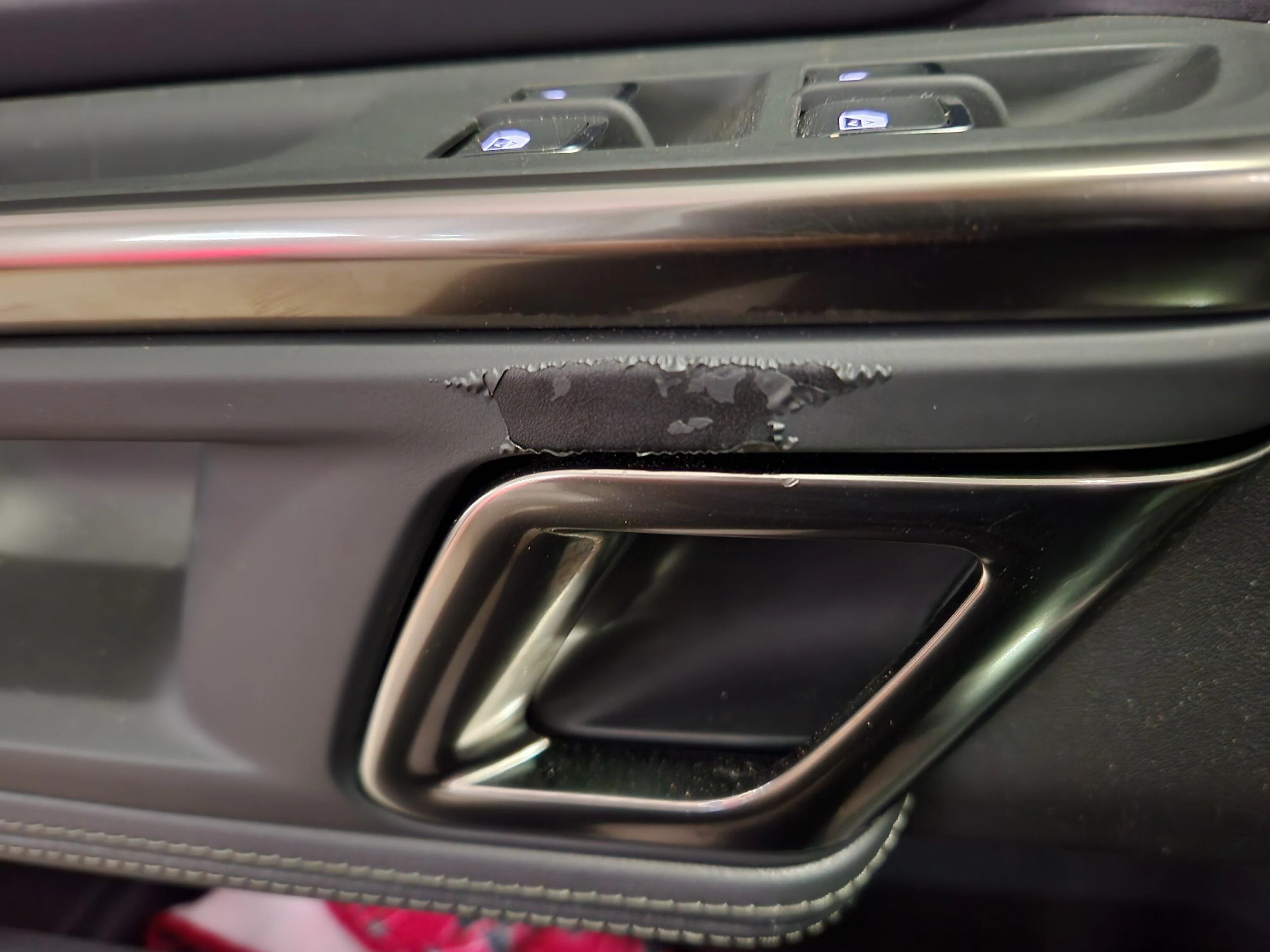 Rivian R1T R1S Interior peeling 20221122_101107
