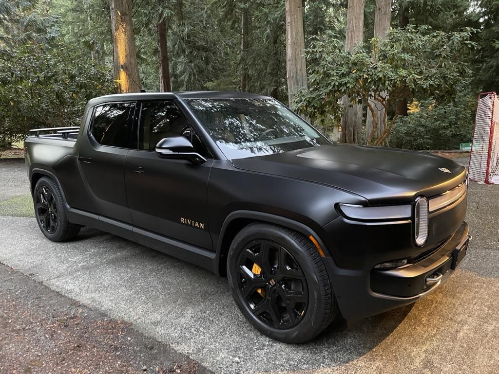 Rivian R1T R1S MIDNIGHT (Black) Rivian Photos F00D2F1D-96A9-4D41-99D6-6FE5155B25CA_1_105_c