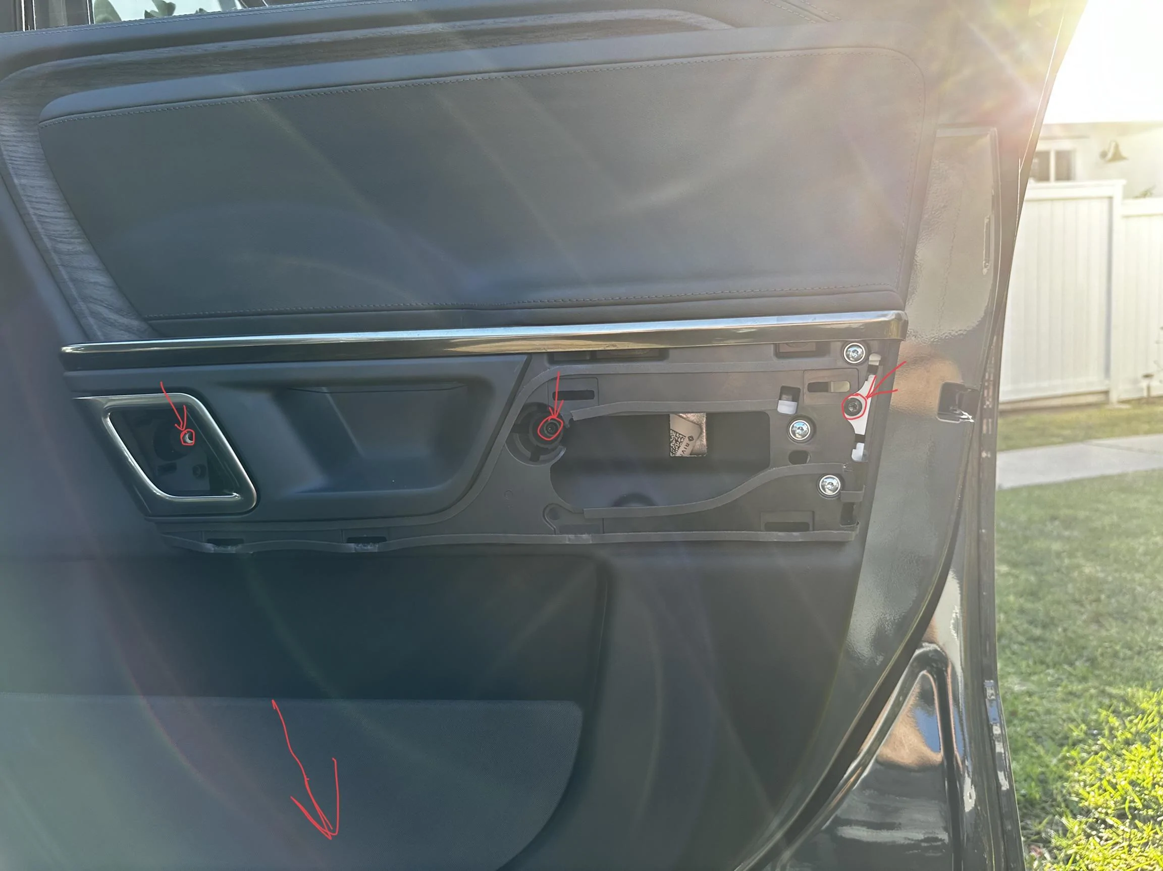 Rivian R1T R1S Interior Door Panel Removal Instructions? 3B9BA9CE-AD0D-444F-A5E7-DE5BFF8E1B8B