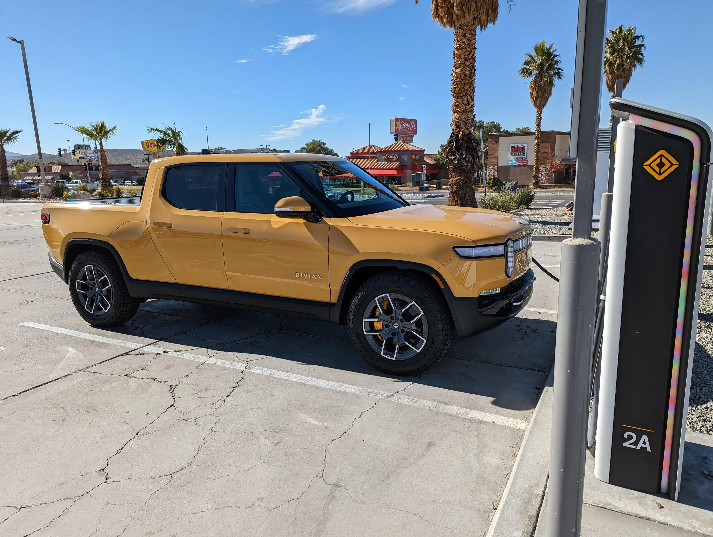 Rivian R1T R1S COMPASS YELLOW R1T Photos PXL_20221122_194357013