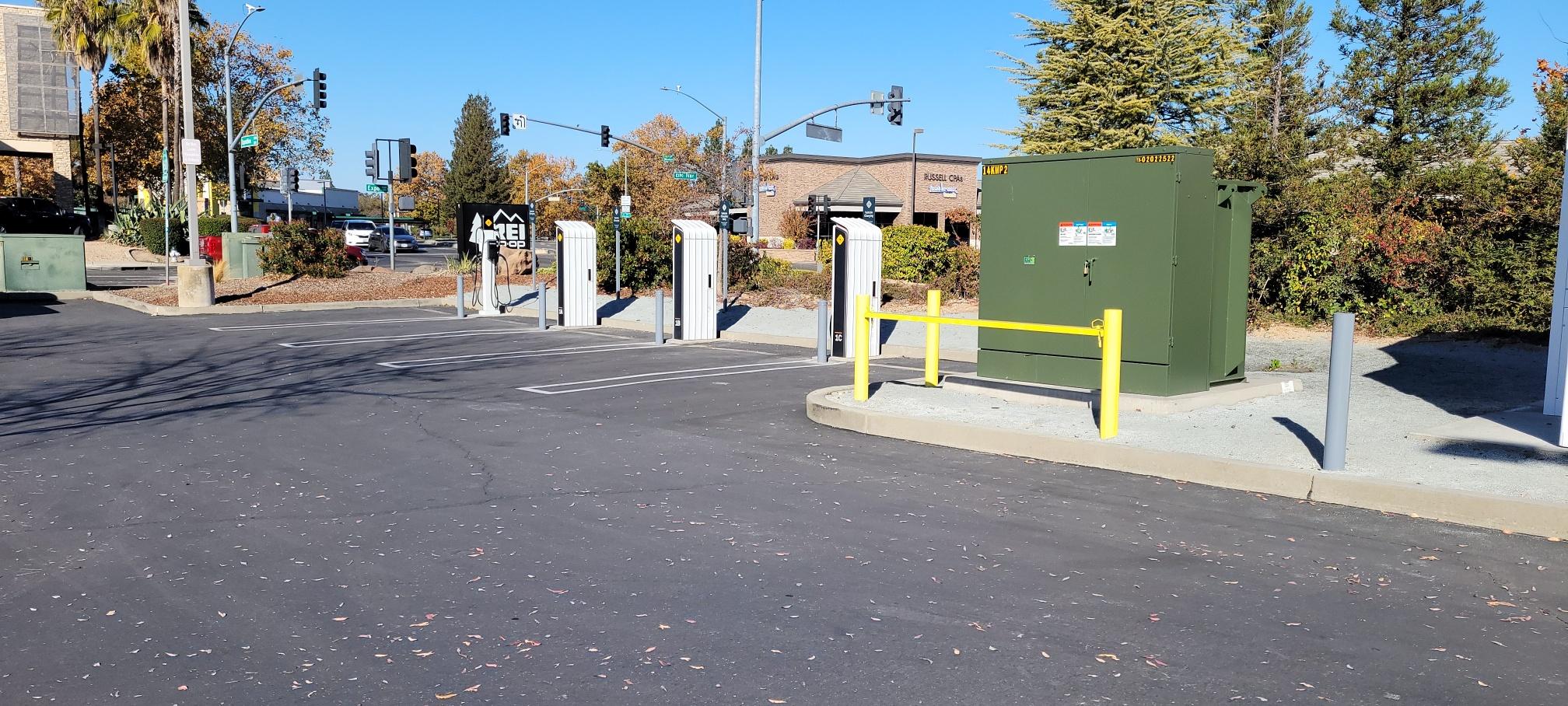 Rivian R1T R1S Sacramento REI charging station - Fail 20221126_104622_resized