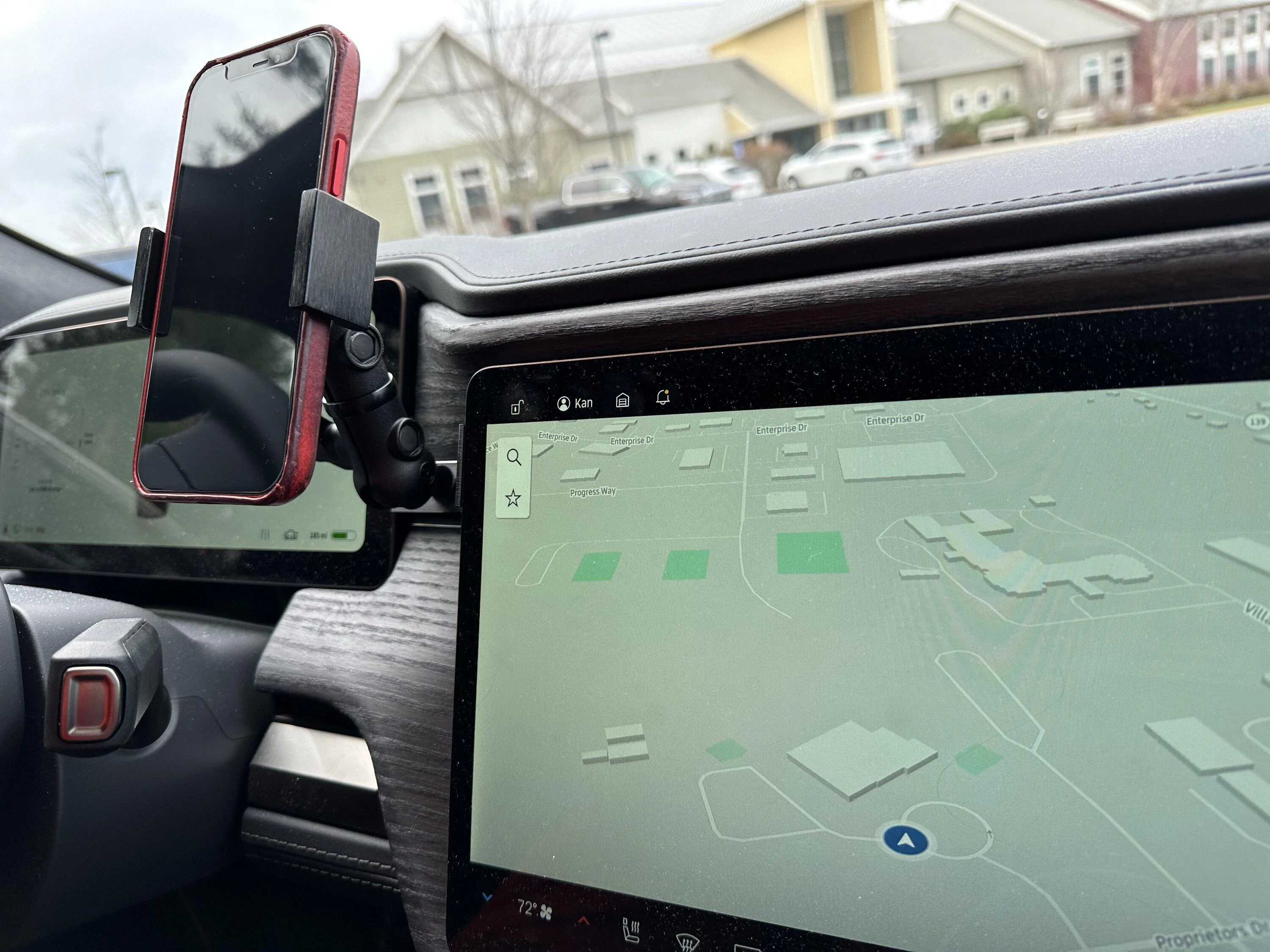 Rivian R1T R1S Mounting a cell phone.  Has anyone done it? DCC58769-2DB7-42DF-8295-B4FF7436DA25
