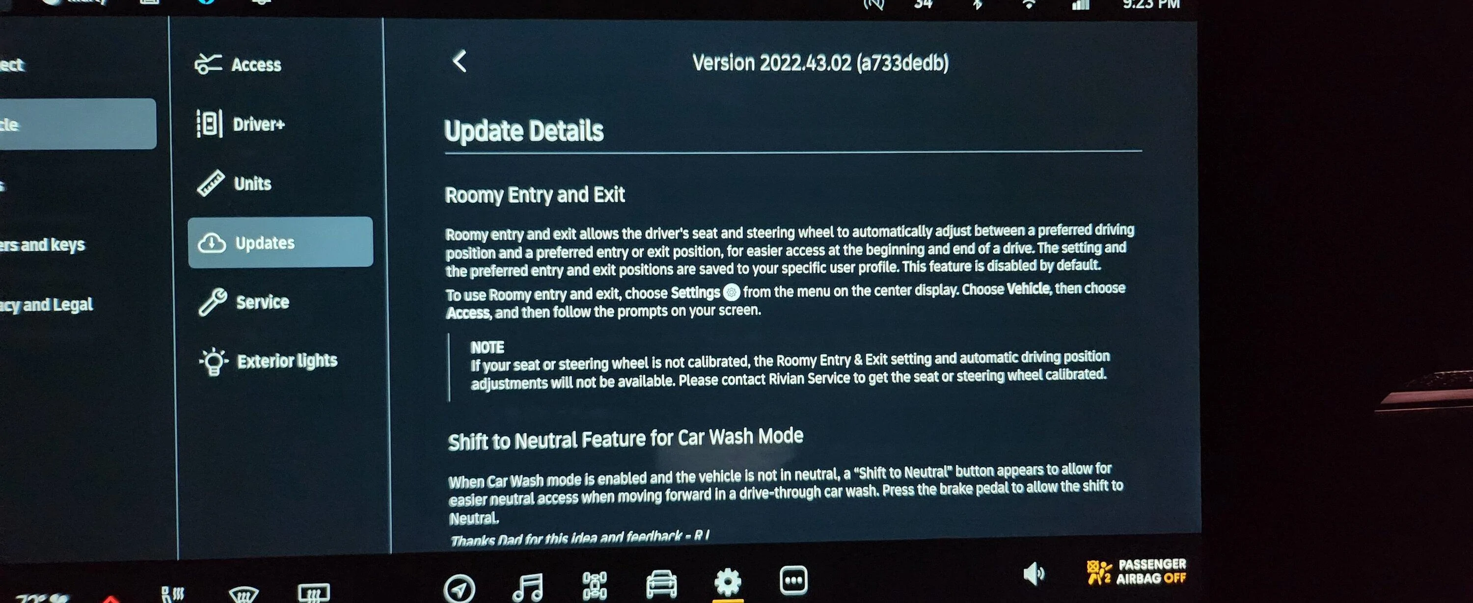 Rivian R1T R1S New Rivian R1 Software Introduction -- Roomy Entry and Exit 20221129_212358