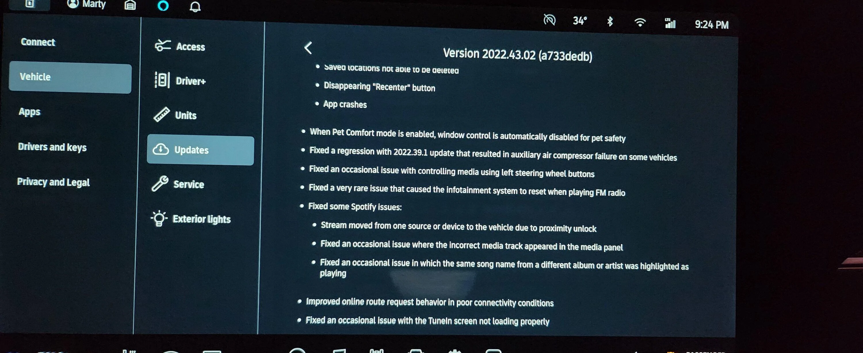 Rivian R1T R1S New Rivian R1 Software Introduction -- Roomy Entry and Exit 20221129_212422