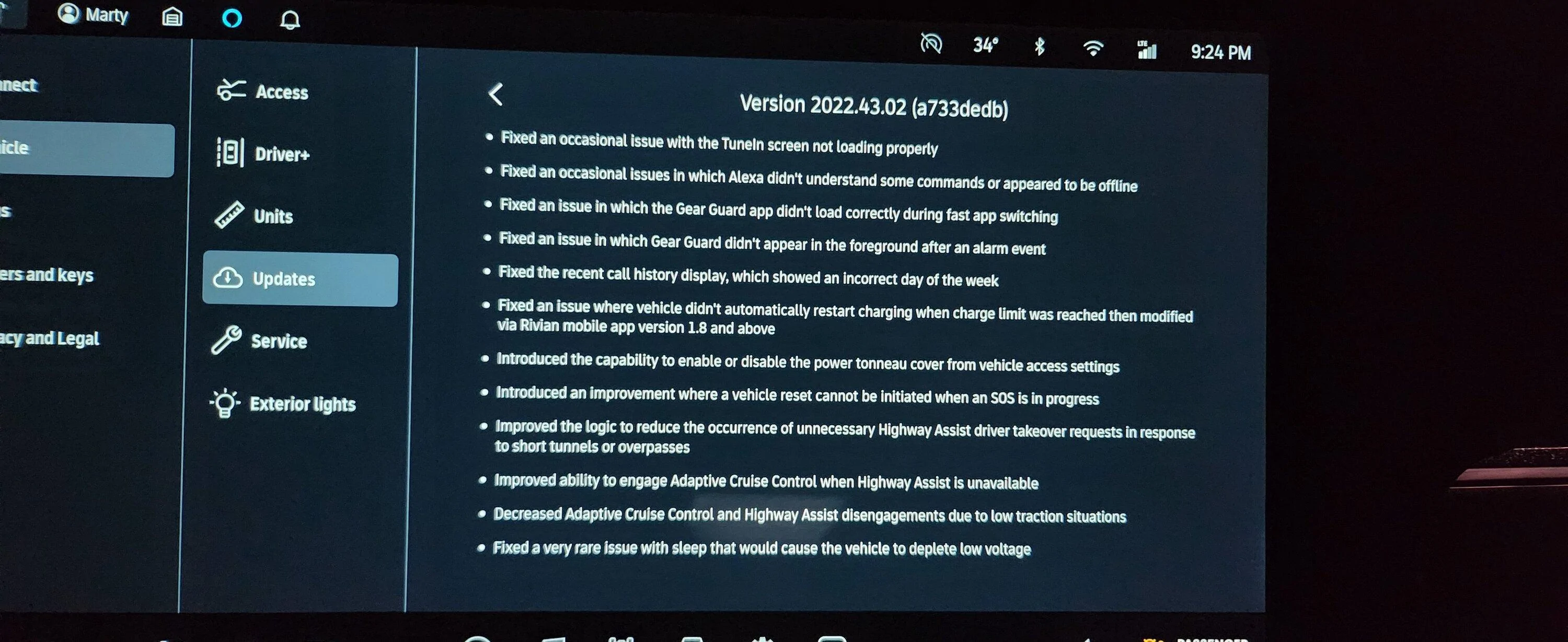 Rivian R1T R1S New Rivian R1 Software Introduction -- Roomy Entry and Exit 20221129_212434