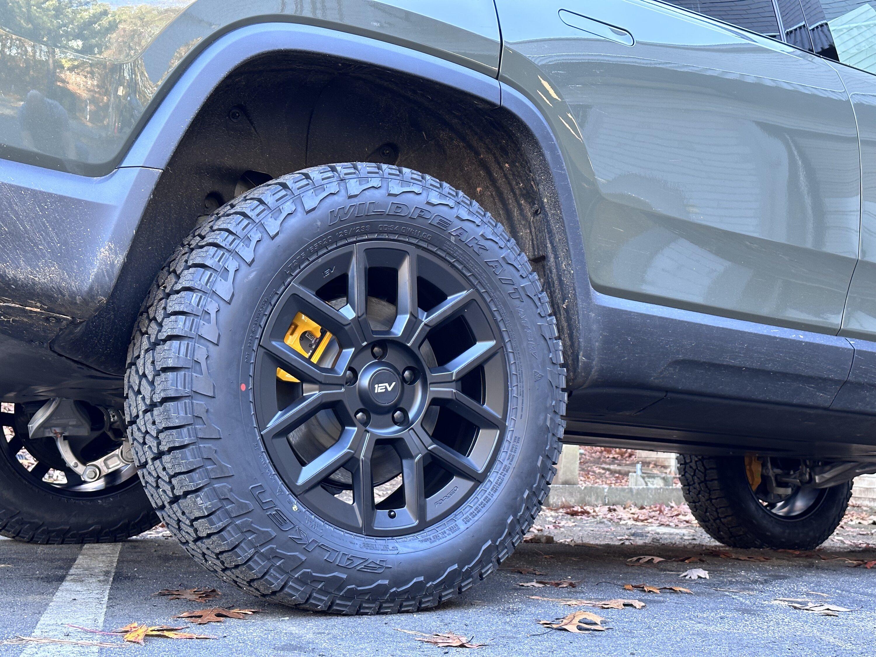 Rivian R1T R1S ? LAUNCH GREEN R1S  Photos r1sr6006