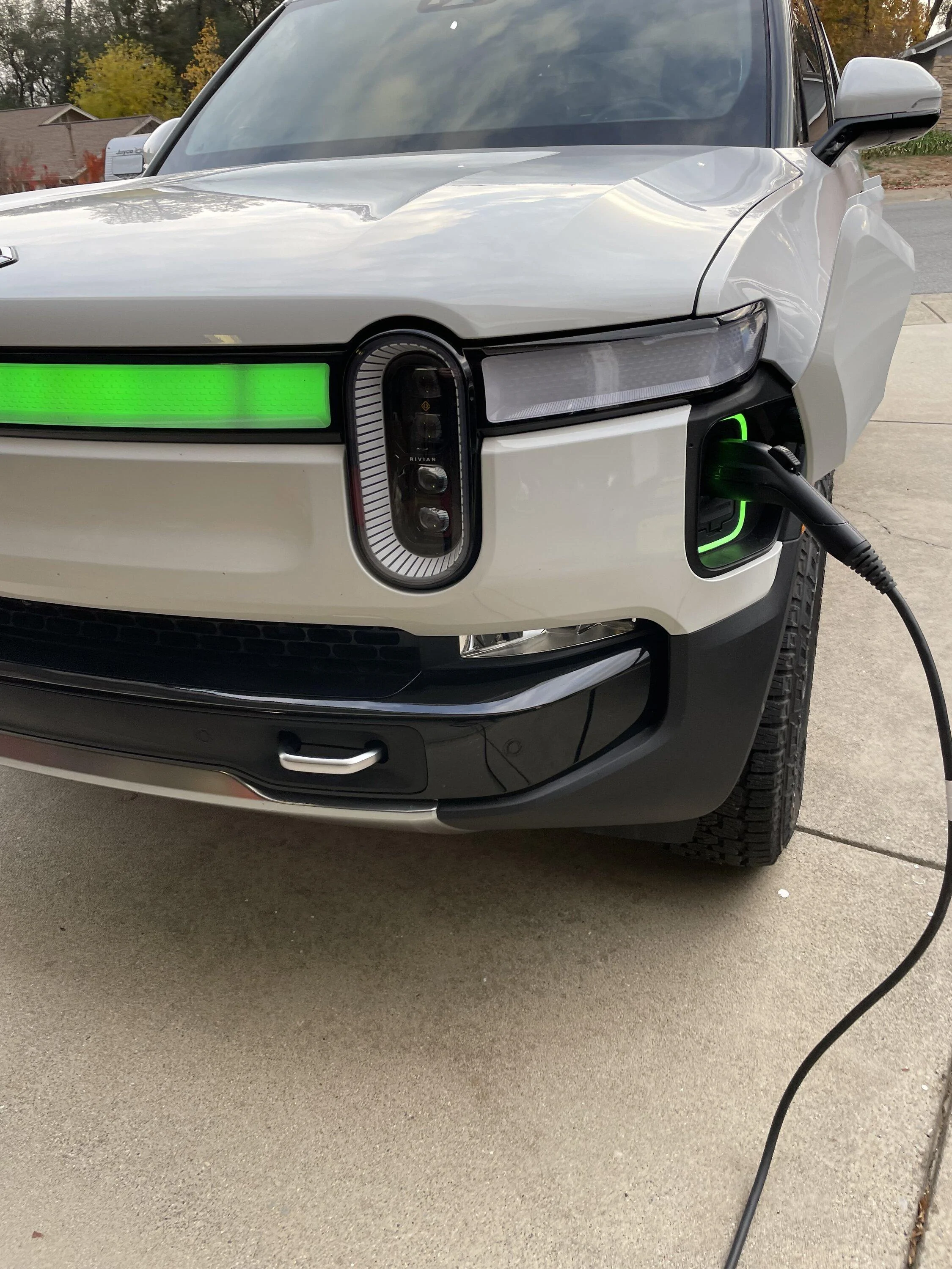 Rivian R1T R1S Let's Post Generators We Know Work To Charge IMG_5513