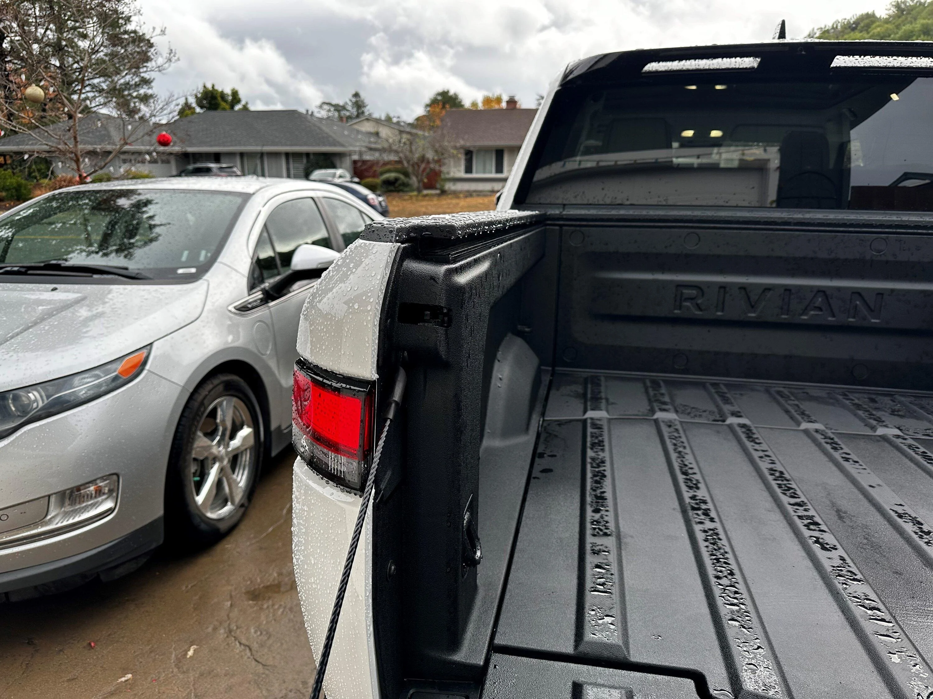 Rivian R1T R1S DIY temporary tonneau / bed cover? Riv1