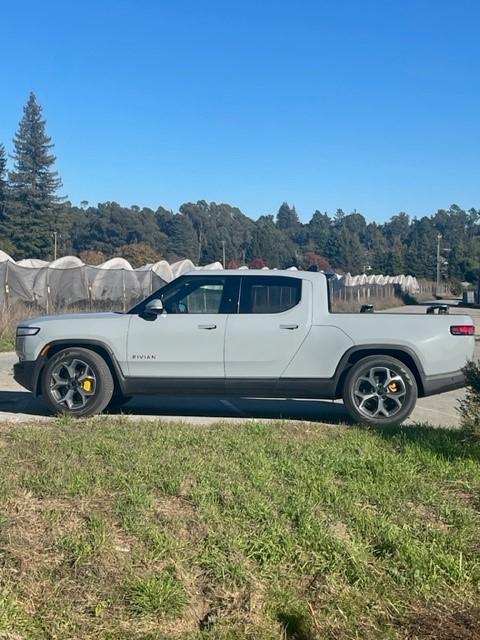 Rivian R1T R1S R1T Limestone, Quad Motor, Large Pack , 21s Rivian